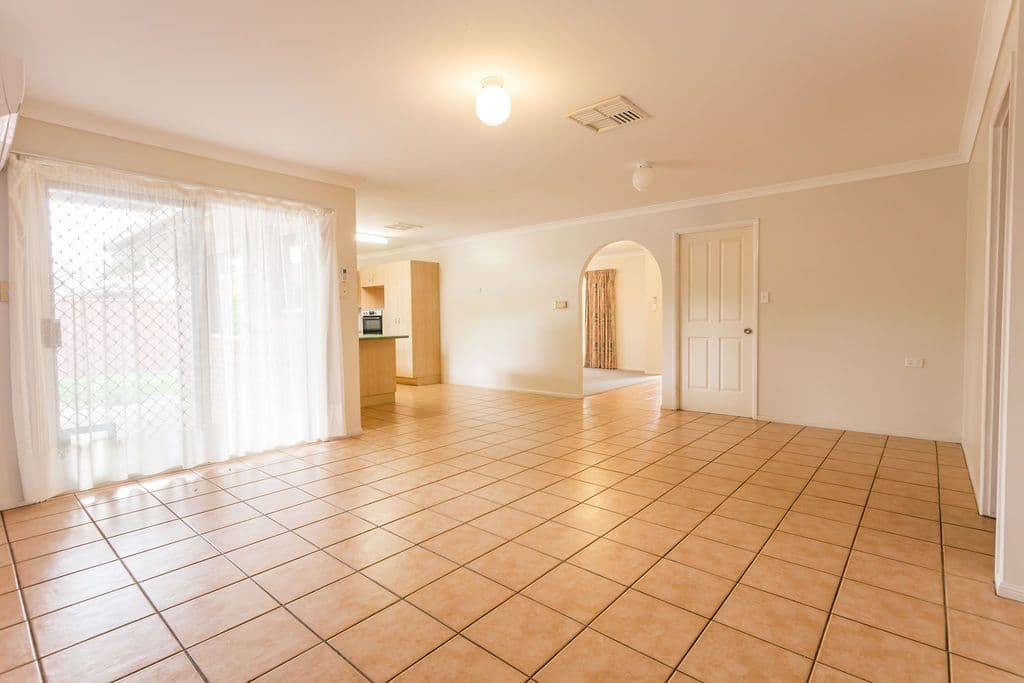4 Statesman Drive, Emerald QLD 4720, Emerald - Thumbnail 8