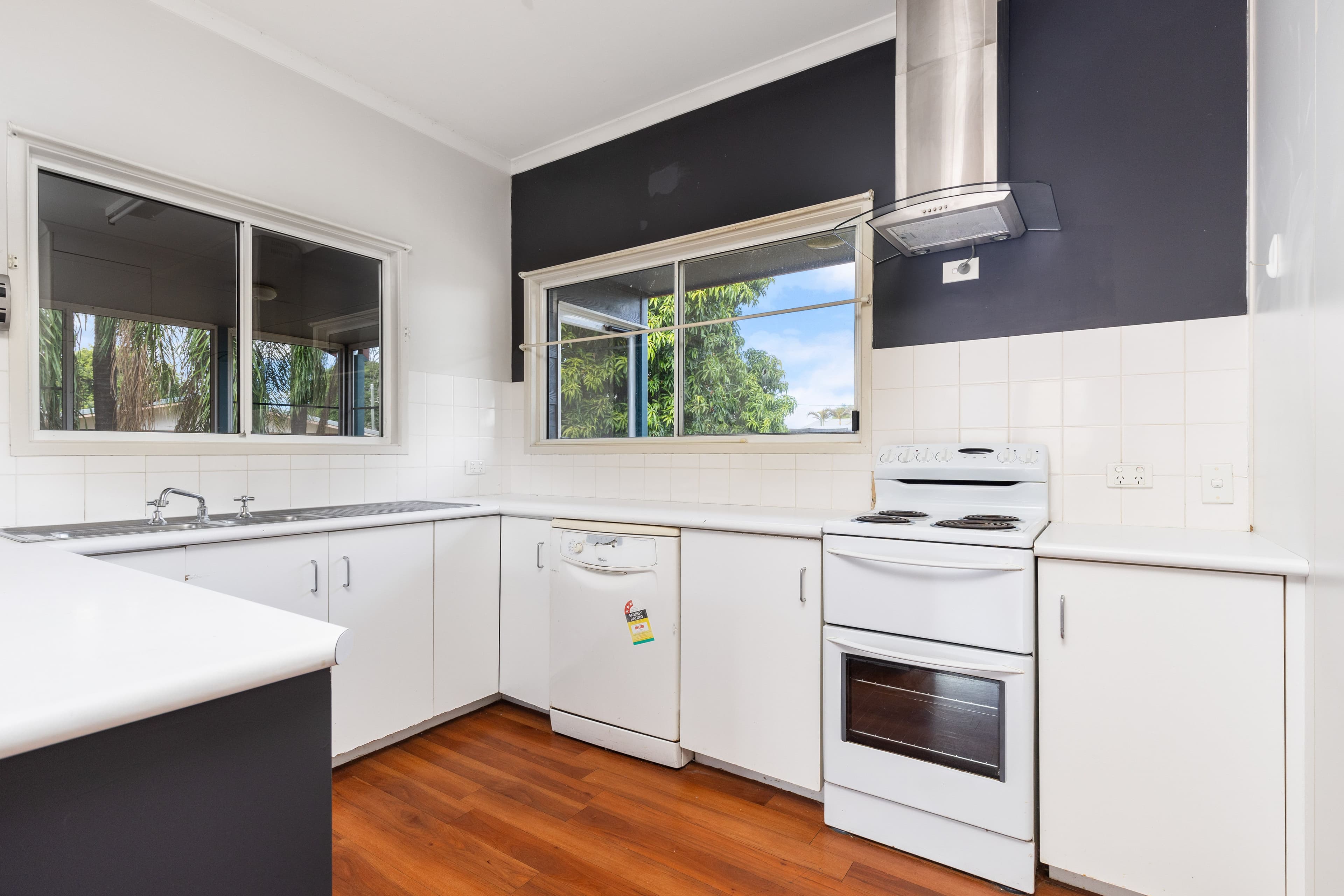 194 Borilla Street, Emerald QLD 4720, Emerald - Thumbnail 5