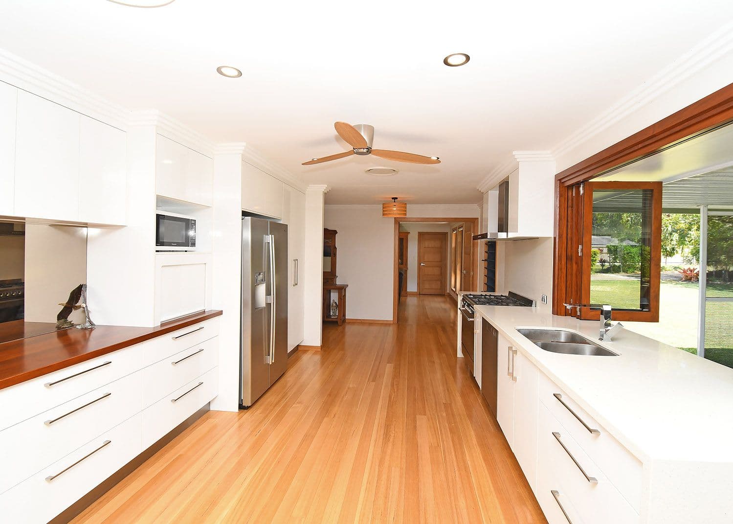 12 Garden Drive, Urangan QLD 4655, Urangan - Thumbnail 2