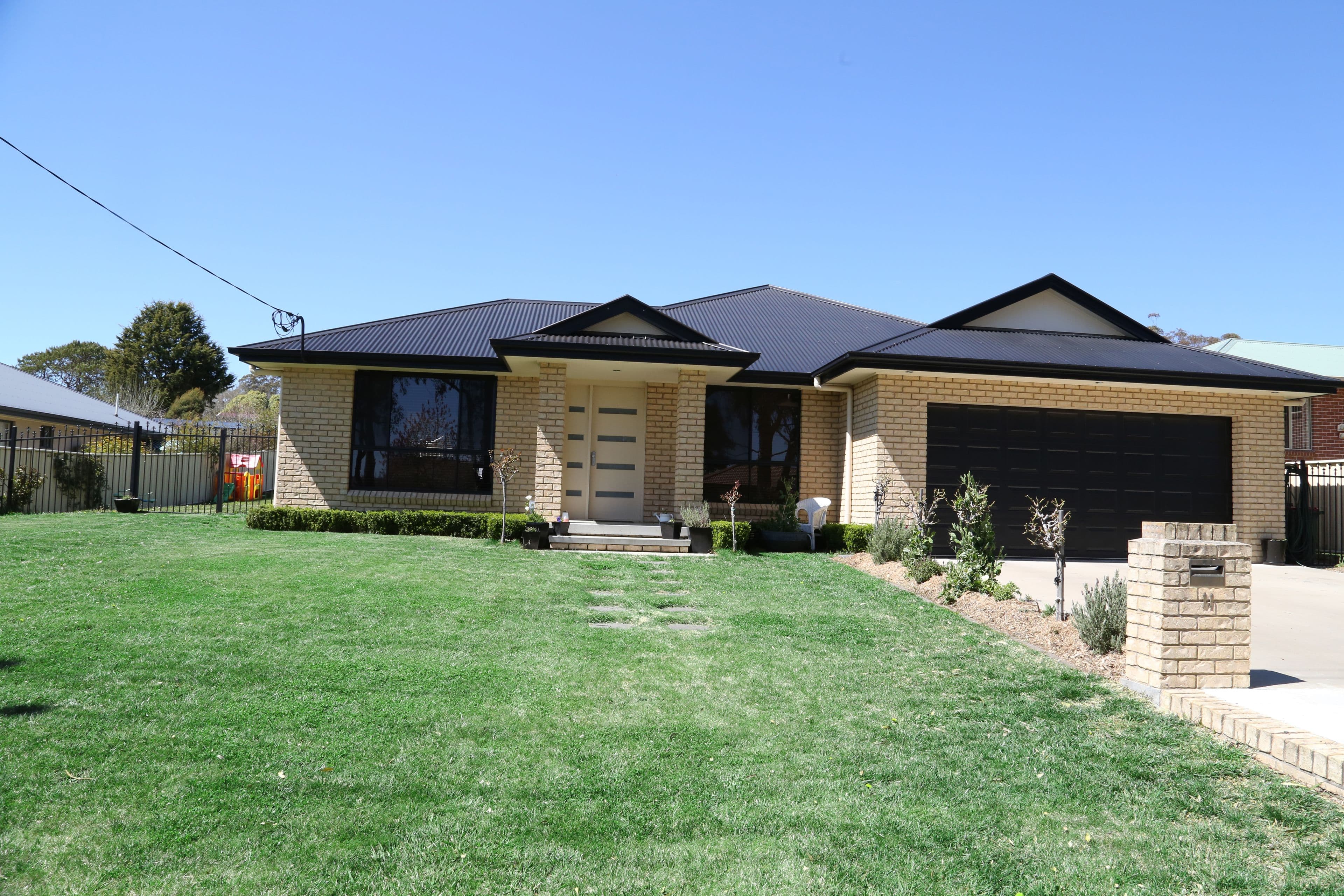11 Cramsie Crescent, Glen Innes - Image 1