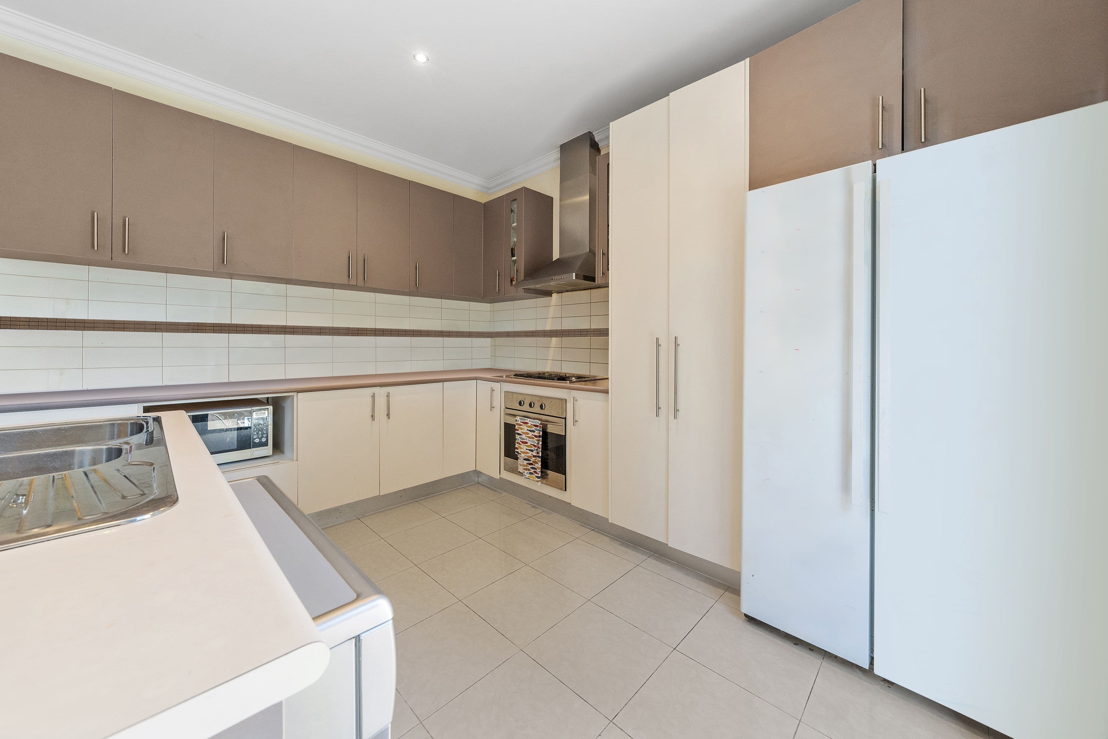 25 Streeton Avenue, Caroline Springs VIC 3023, Caroline Springs - Thumbnail 2
