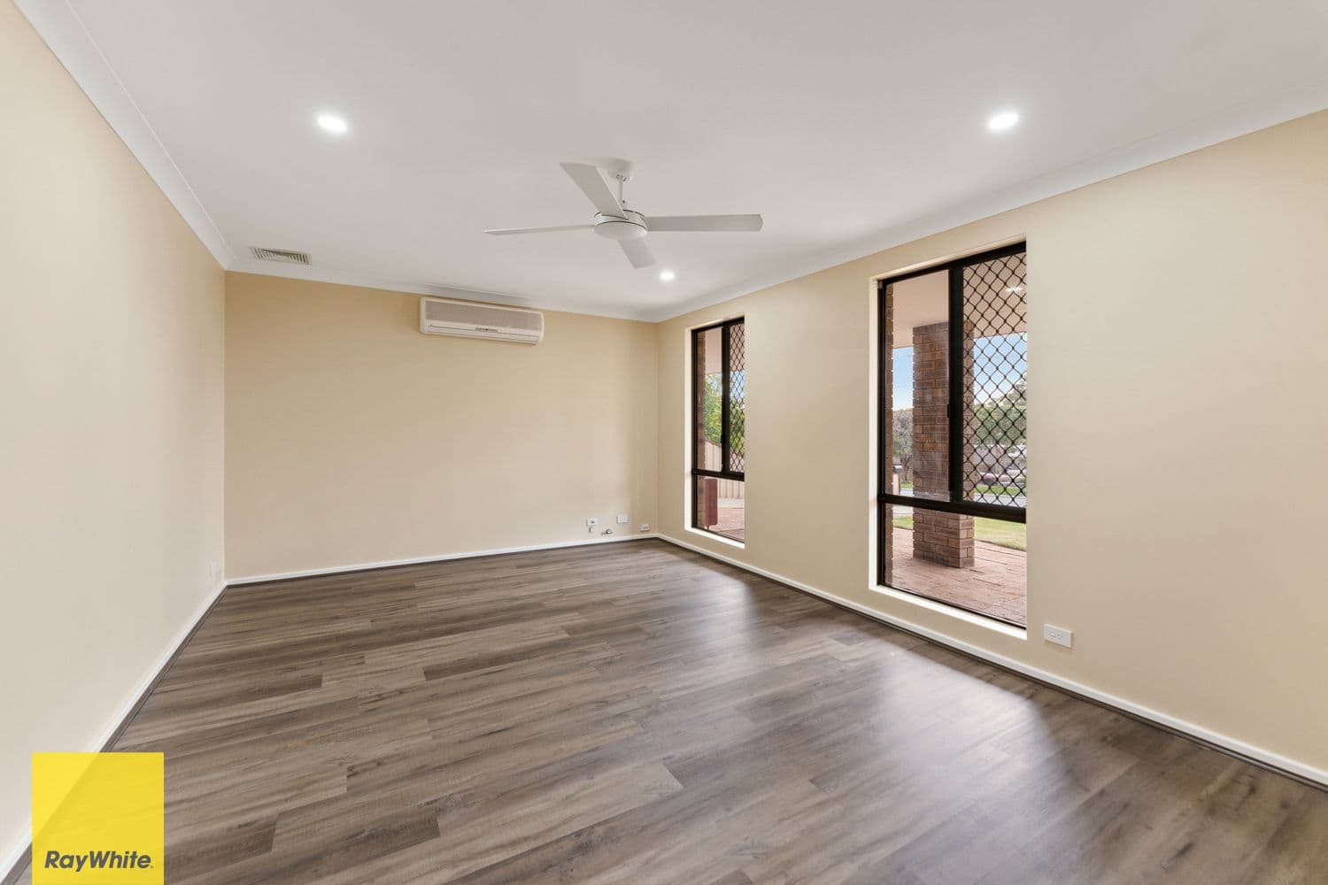 8 Wanill Place, Wanneroo WA 6065, Wanneroo - Thumbnail 3
