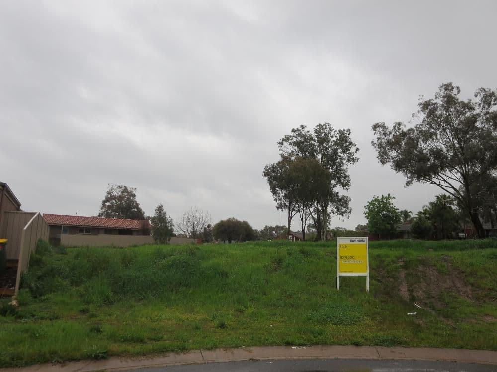 17 Chafia Place, LAVINGTON NSW 2641, Lavington - Thumbnail 2