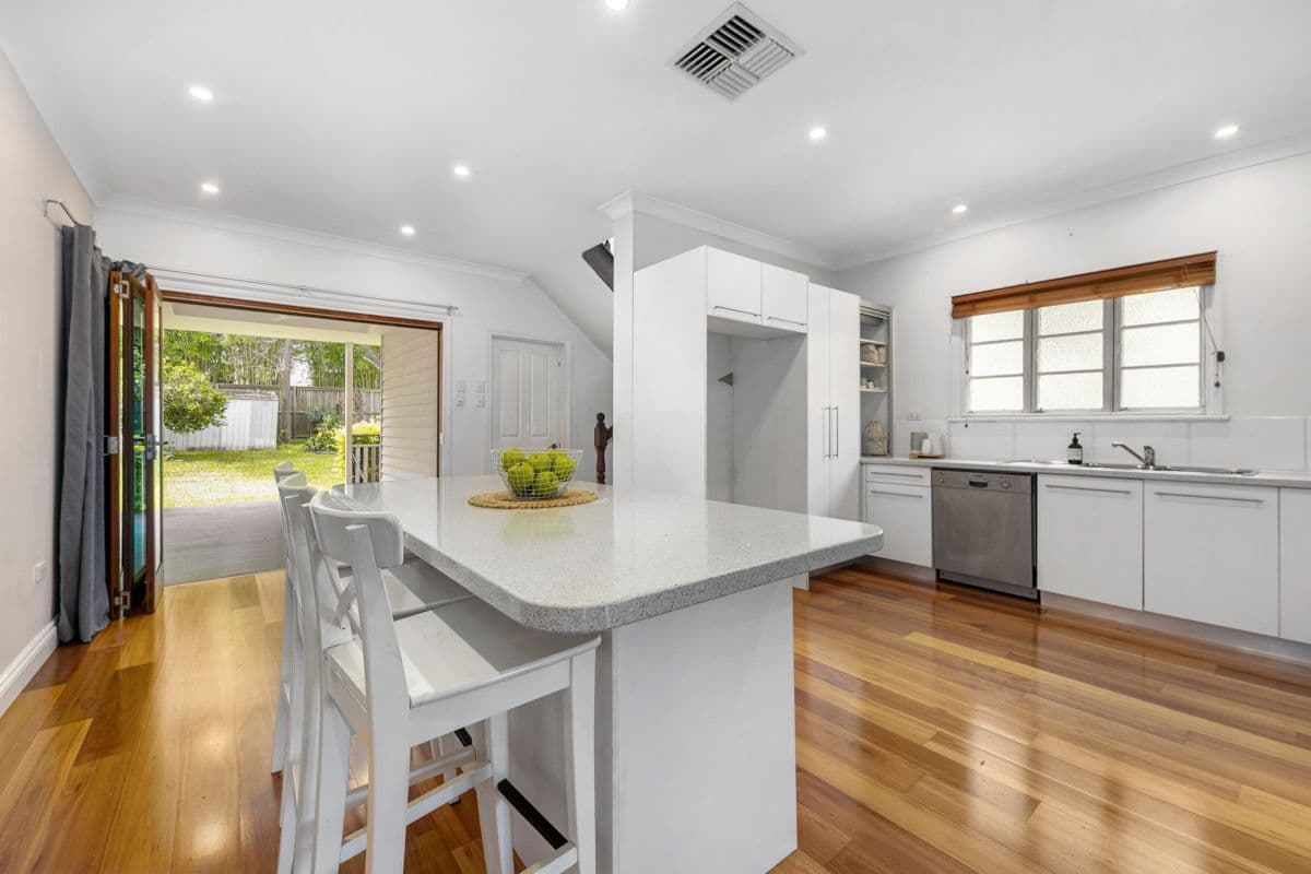 33 Lancelot Street, Tennyson QLD 4105, Tennyson - Thumbnail 5