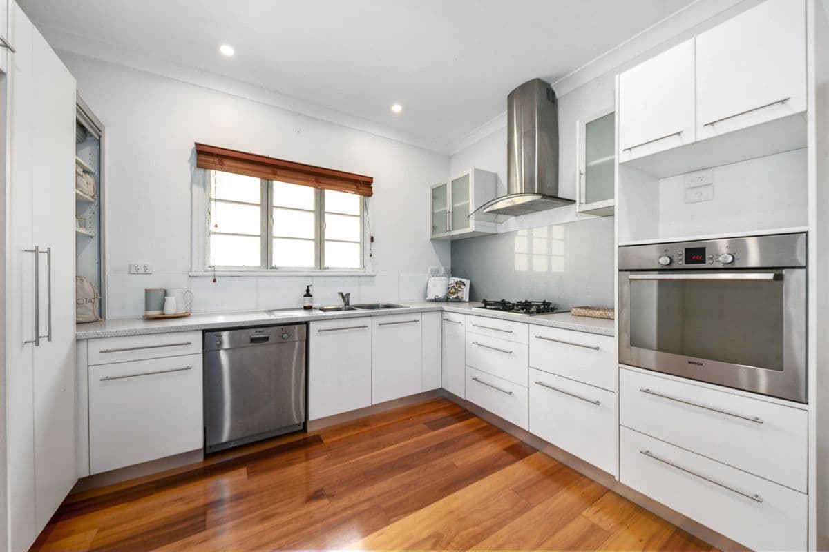 33 Lancelot Street, Tennyson QLD 4105, Tennyson - Thumbnail 6