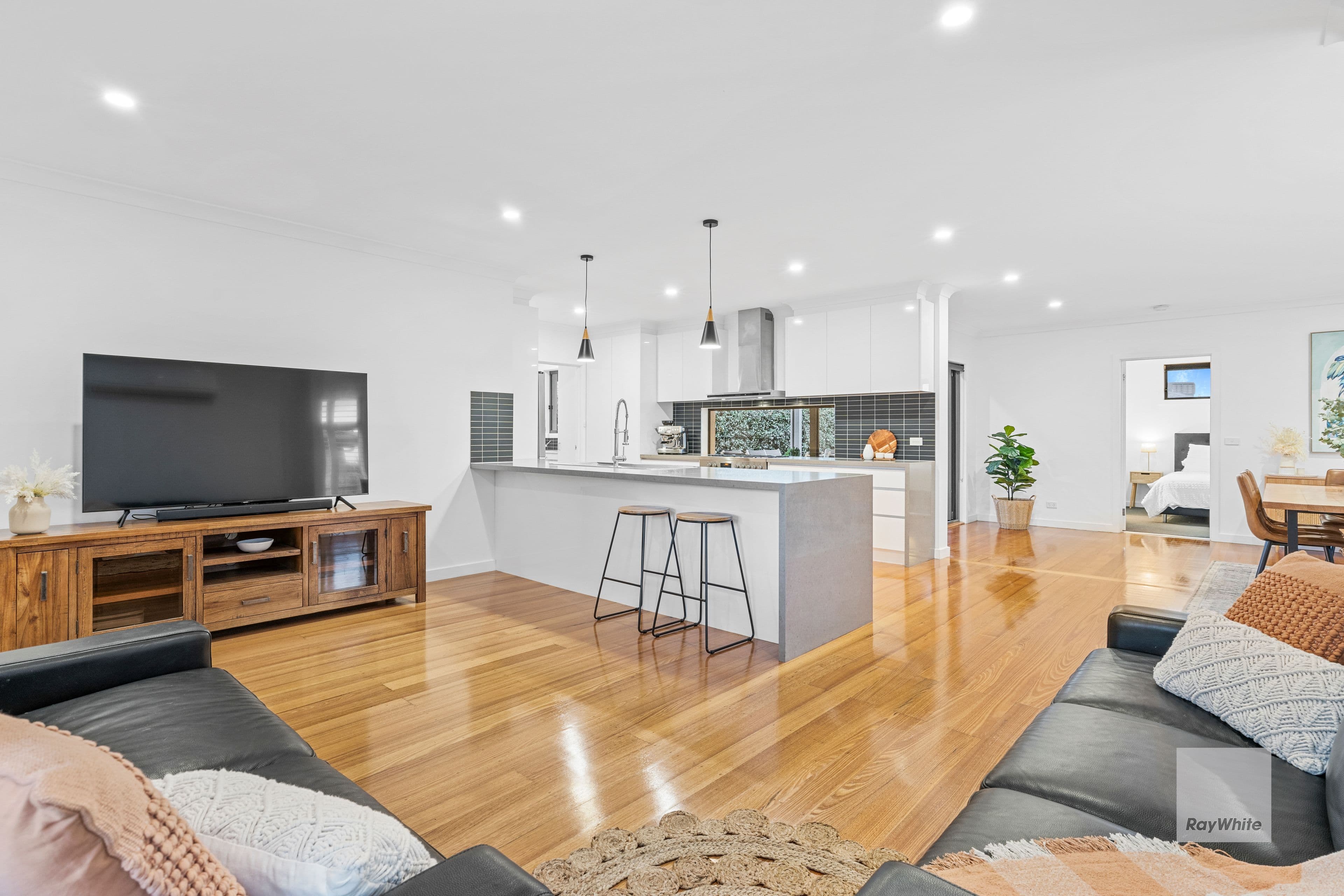 1 Alan Court, Bundoora VIC 3083, Bundoora - Thumbnail 3