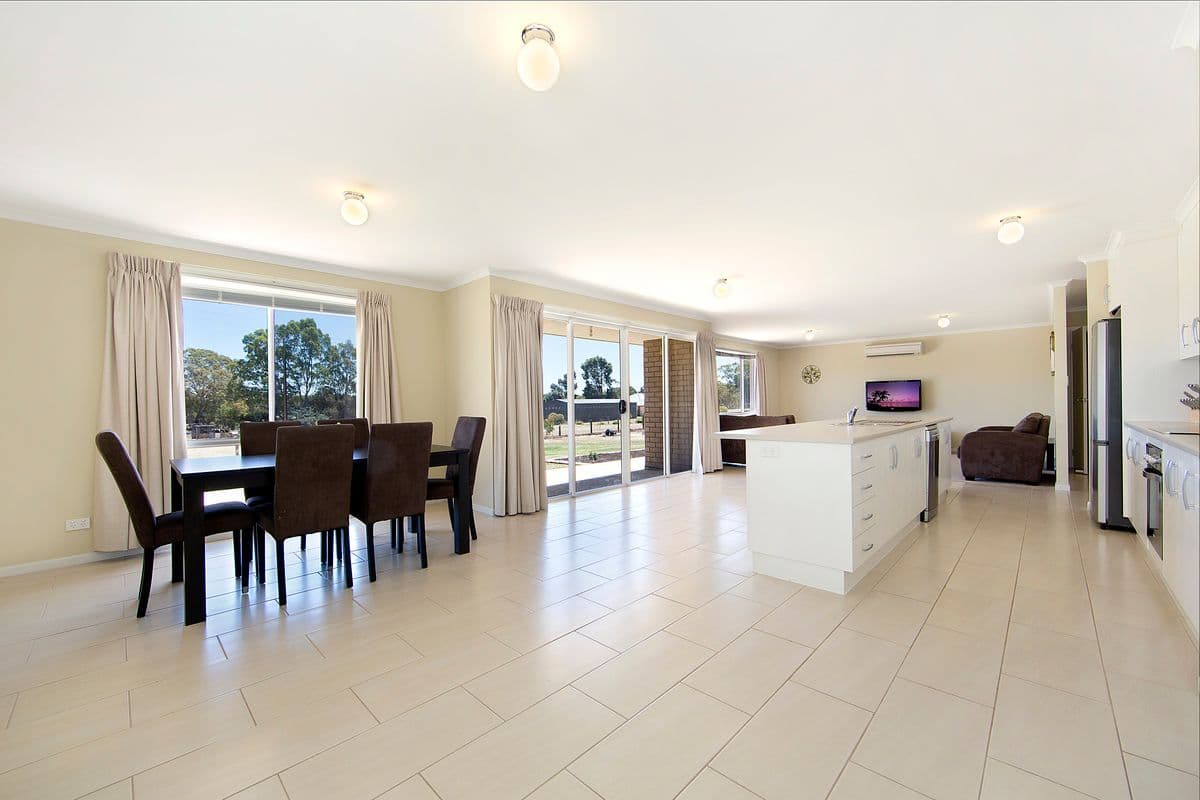 215c Cockatoo Lane, COCKATOO VALLEY SA 5351, Cockatoo Valley - Thumbnail 2