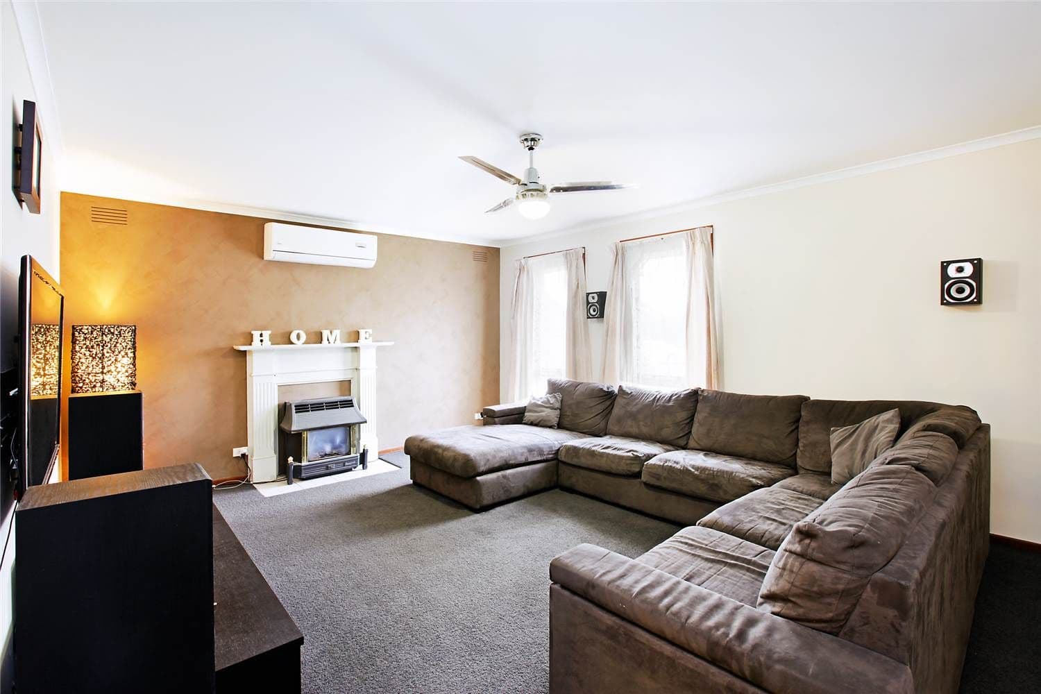 15 Aldershot Road, ST ALBANS PARK VIC 3219, St Albans Park - Thumbnail 2