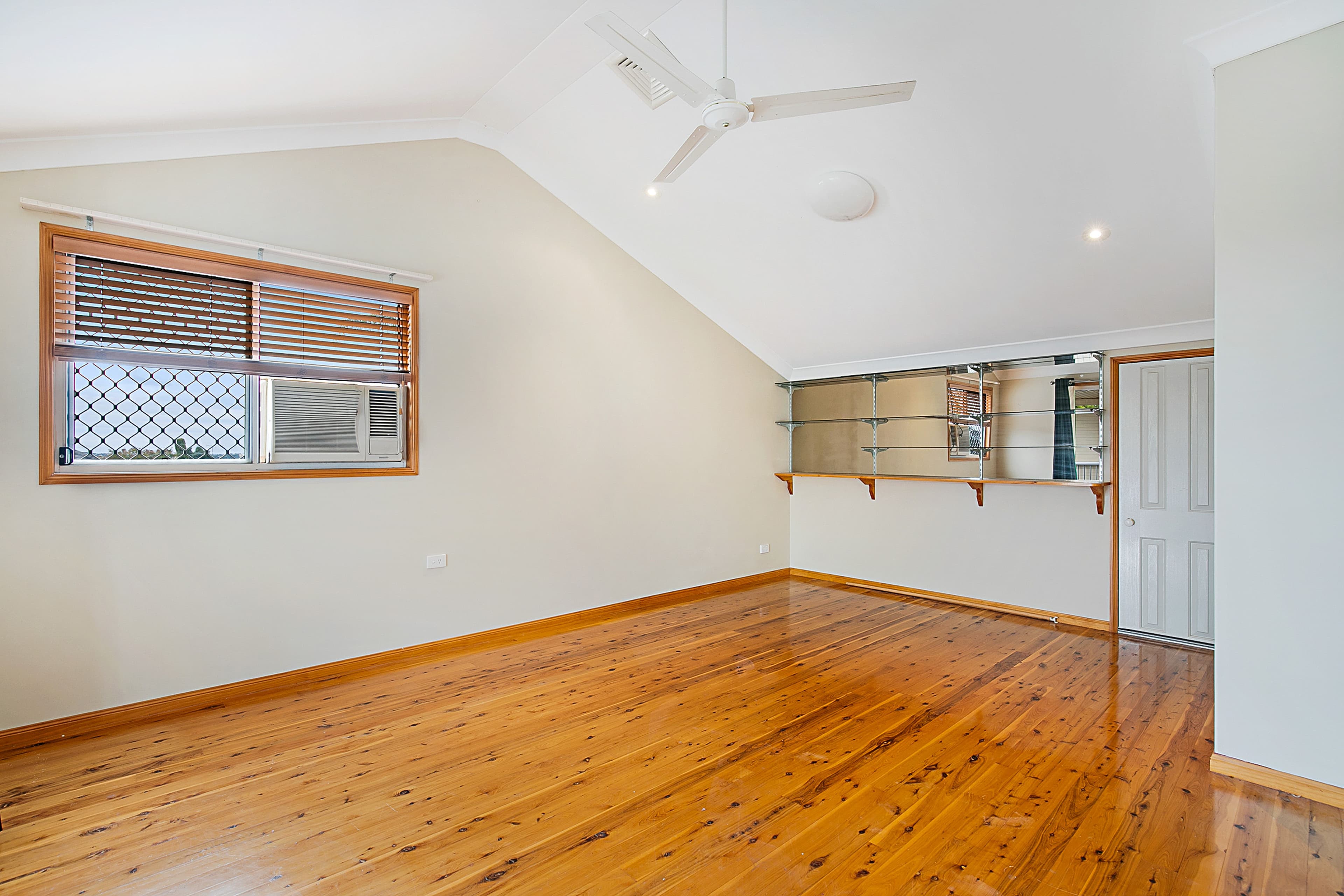 13 Spring Garden Court, Middle Ridge QLD 4350, Middle Ridge - Thumbnail 3