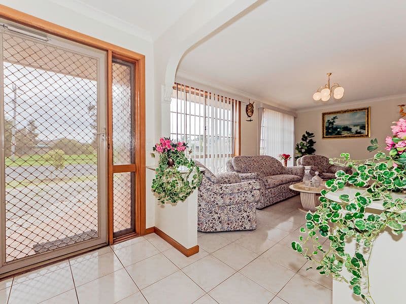 107 Hogans Road, Hoppers Crossing VIC 3029, Hoppers Crossing - Thumbnail 2