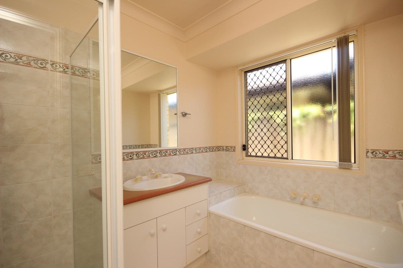 12 Foxhill Place, Banora Point - Thumbnail 6