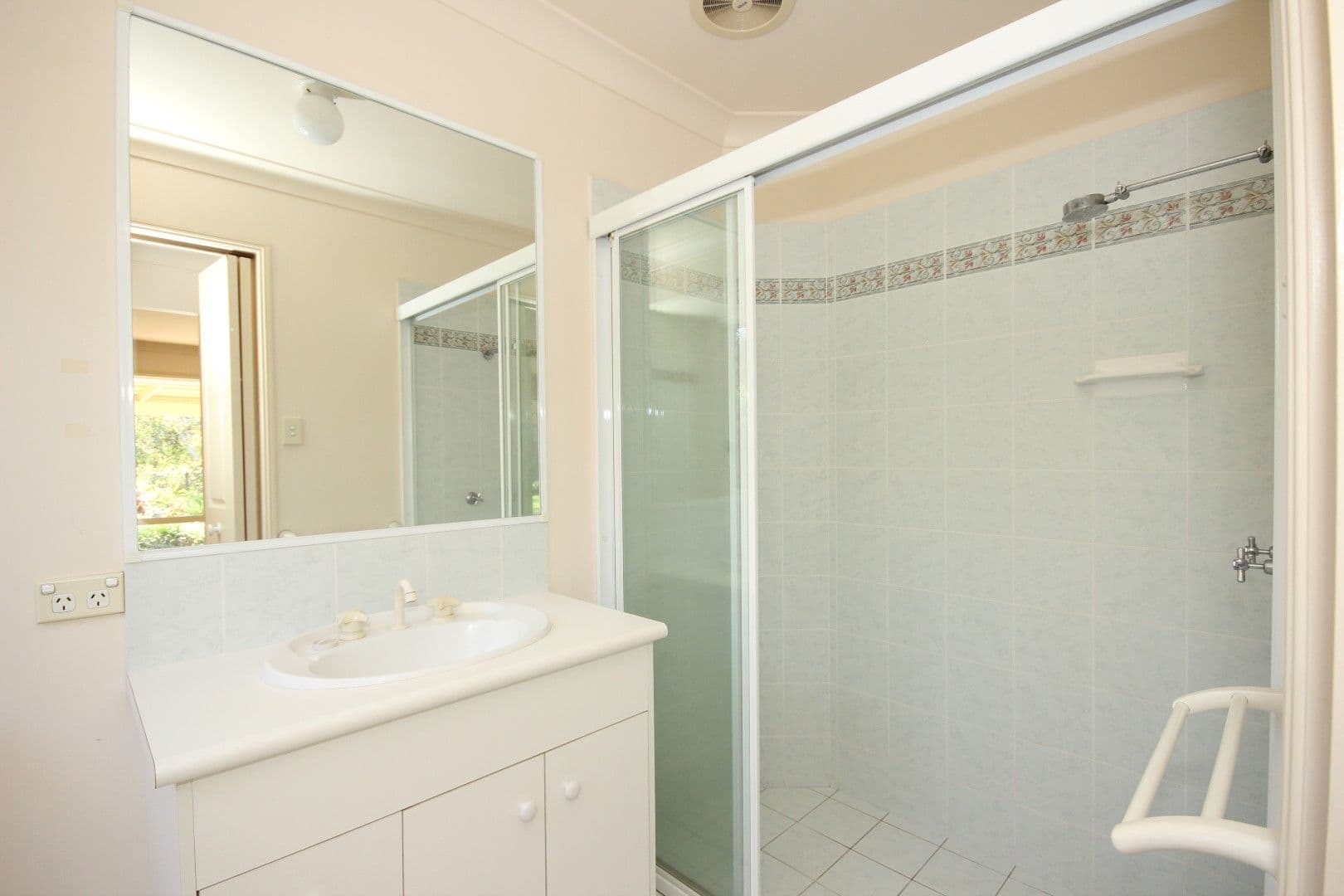 12 Foxhill Place, Banora Point - Thumbnail 7