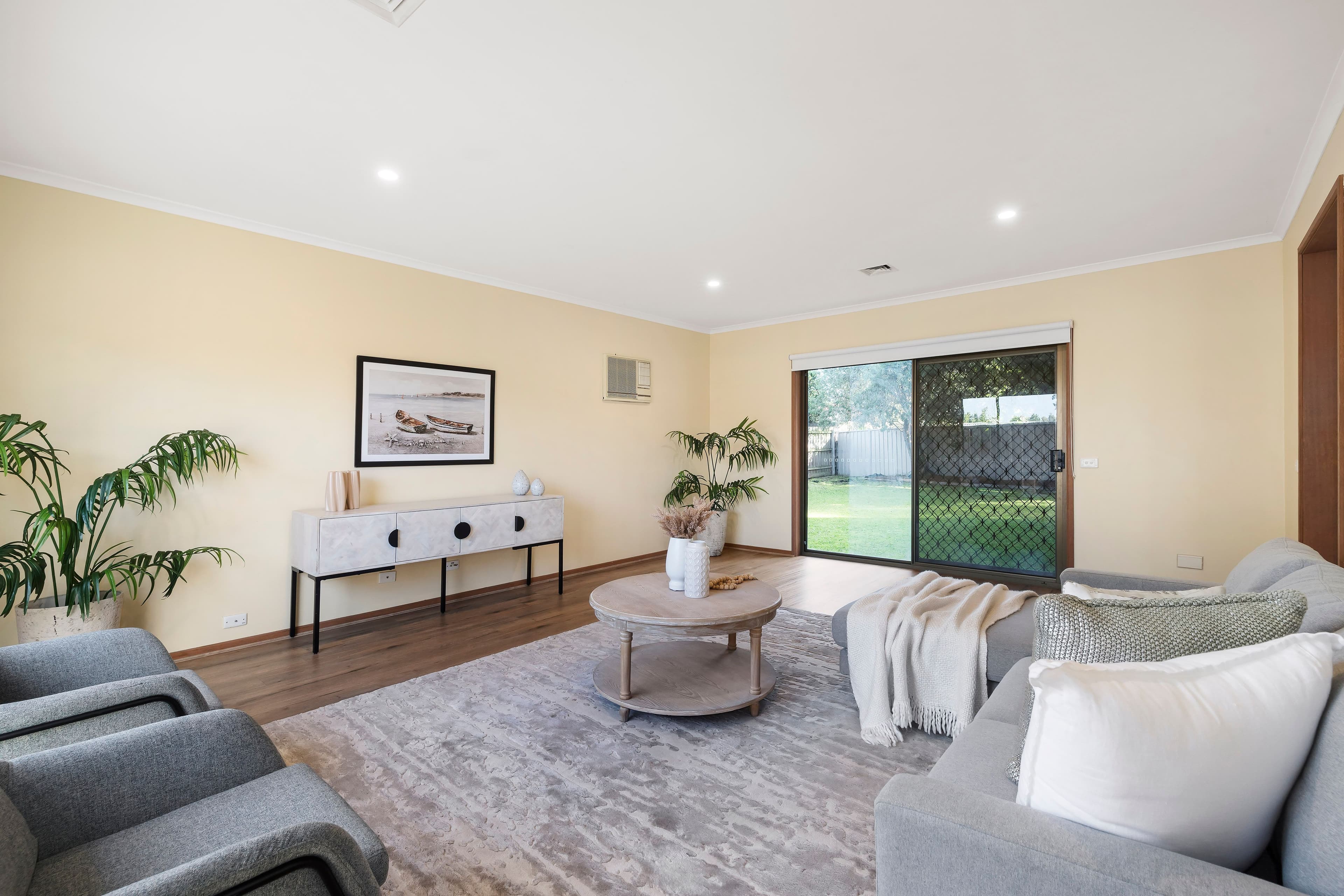 4 Senior Close, Mill Park VIC 3082, Mill Park - Thumbnail 4
