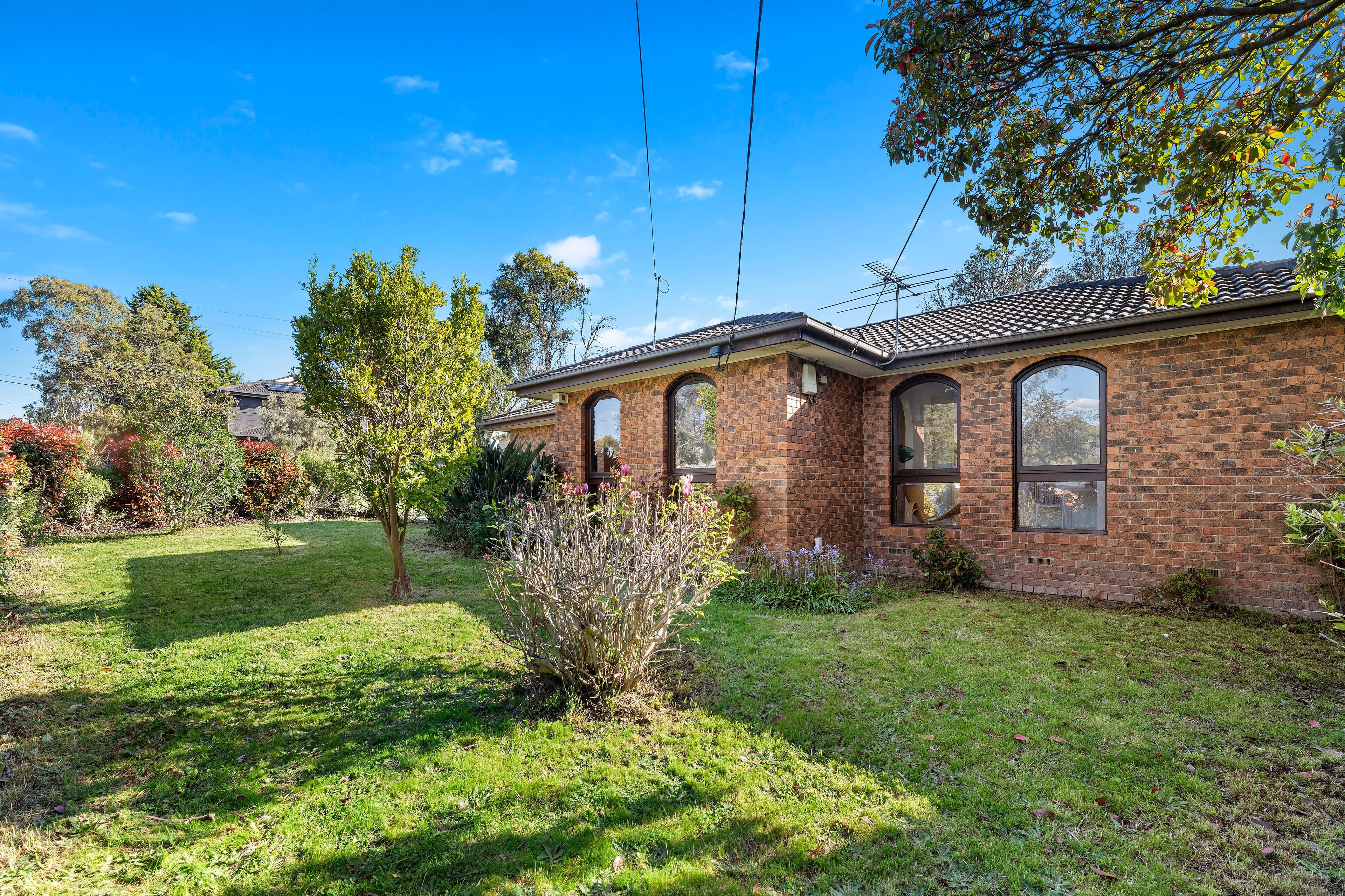 19 Knights Drive, Glen Waverley VIC 3150, Glen Waverley - Image 1