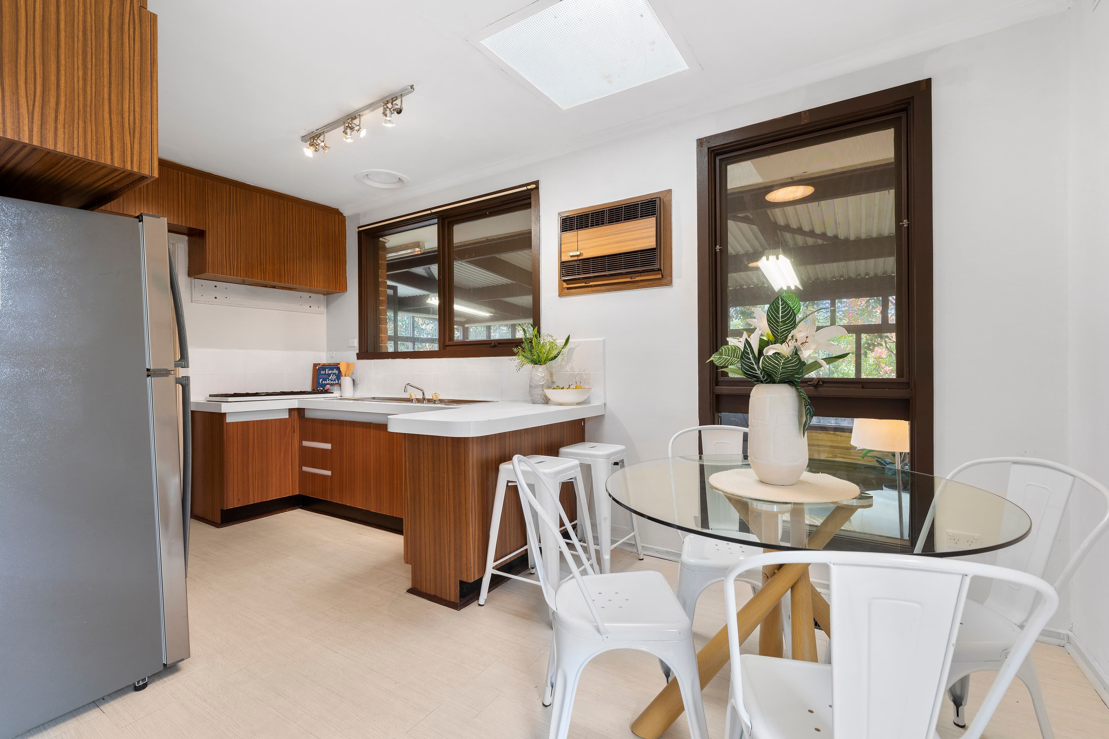 19 Knights Drive, Glen Waverley VIC 3150, Glen Waverley - Thumbnail 6
