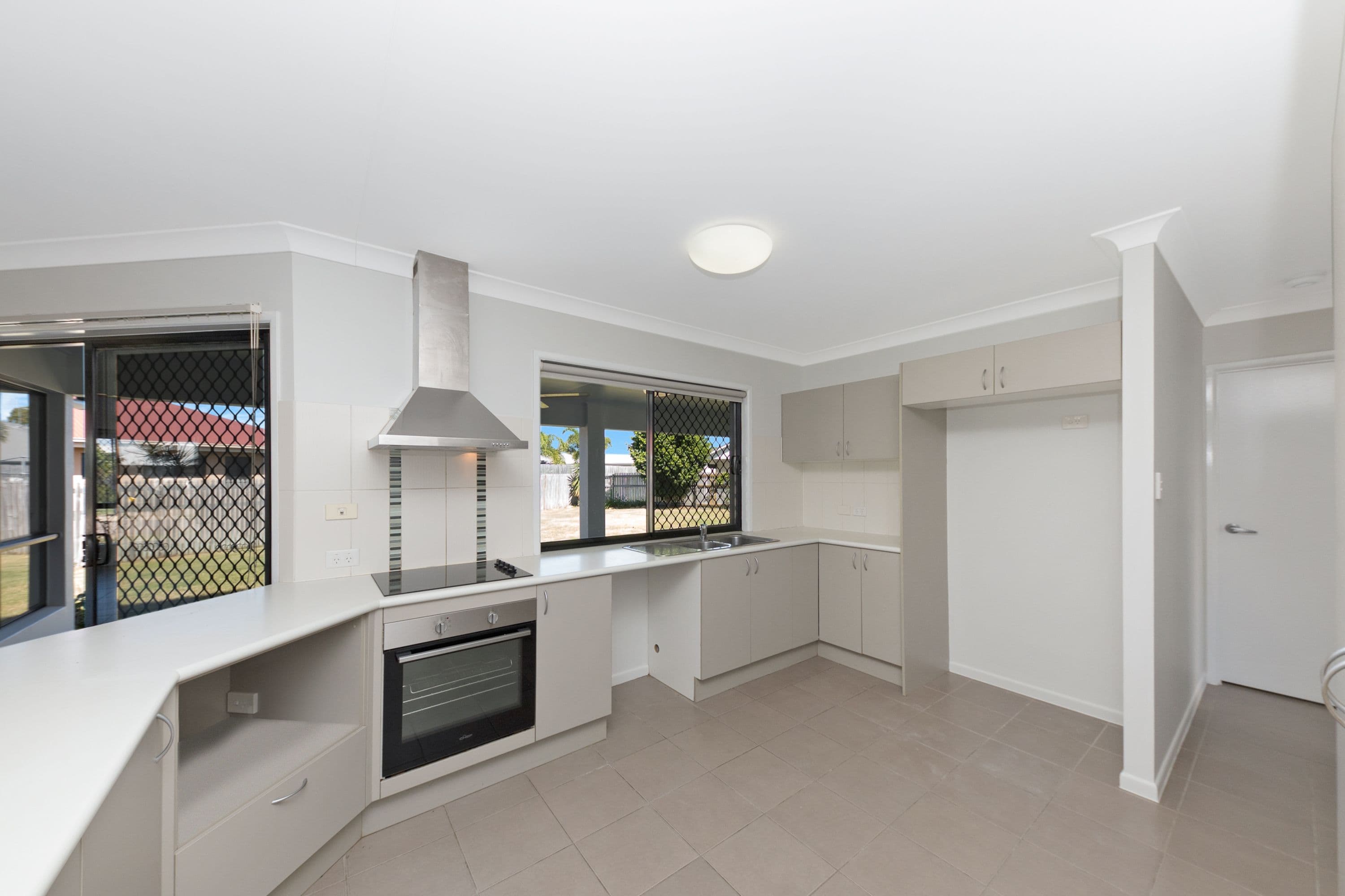 27 Tipperary Street, Mount Low QLD 4818, Mount Low - Thumbnail 3