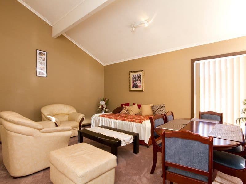 18 Seaton Rise, HALLAM VIC 3803, Hallam - Thumbnail 3