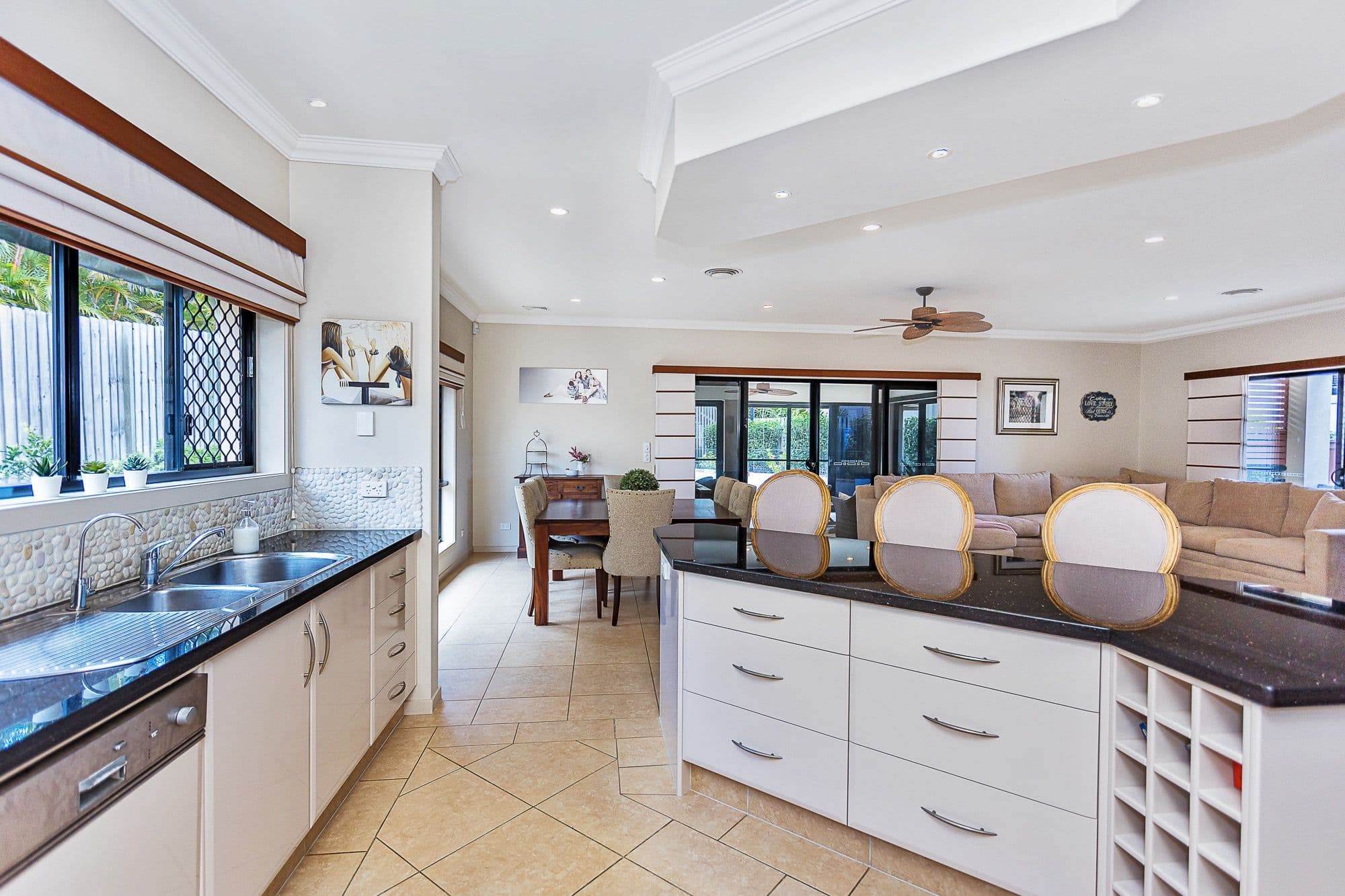 14 Mercure Place, Highland Park QLD 4211, Highland Park - Thumbnail 2