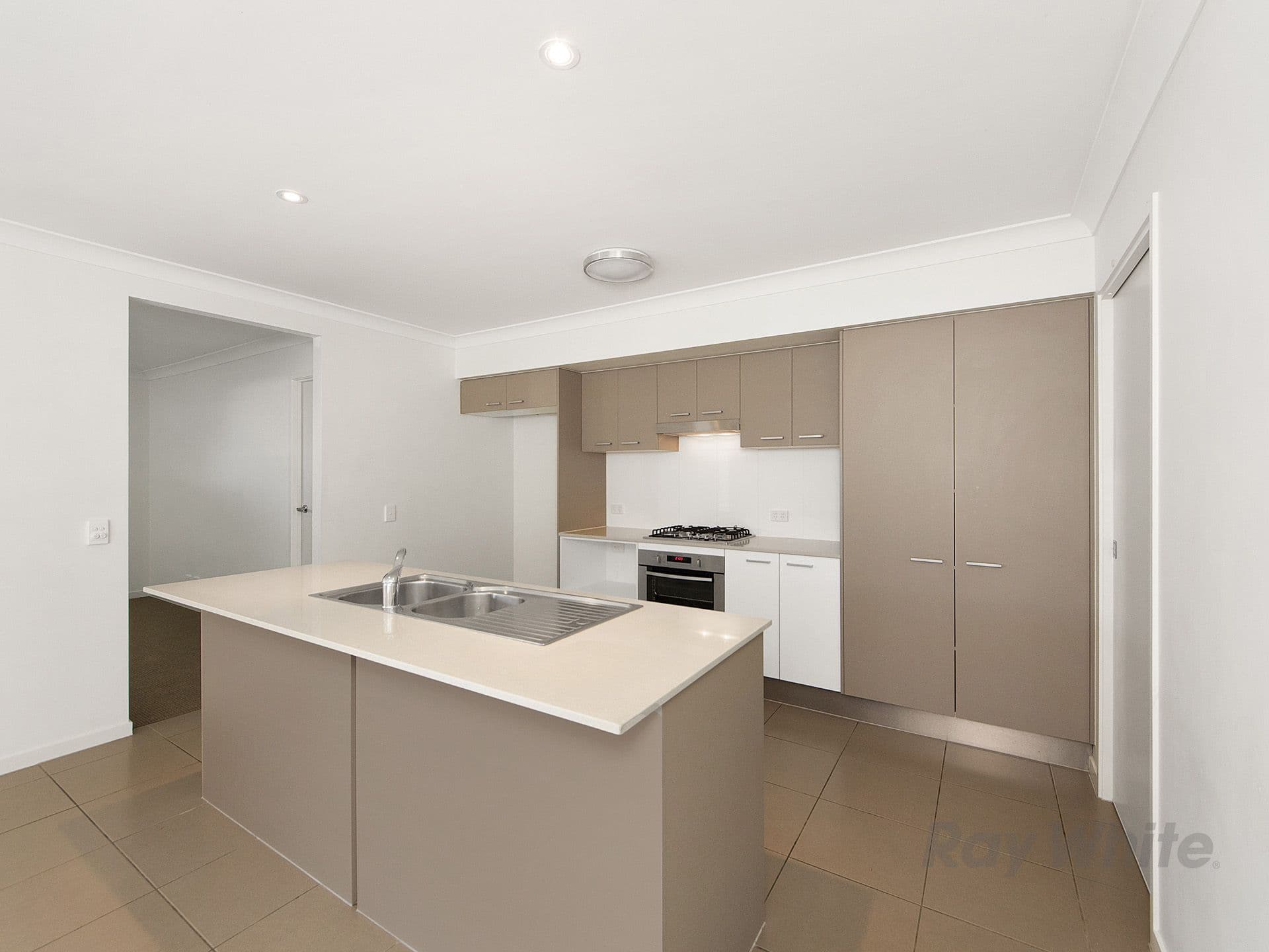 26 Brookside Circuit, Ormeau QLD 4208, Ormeau - Thumbnail 3