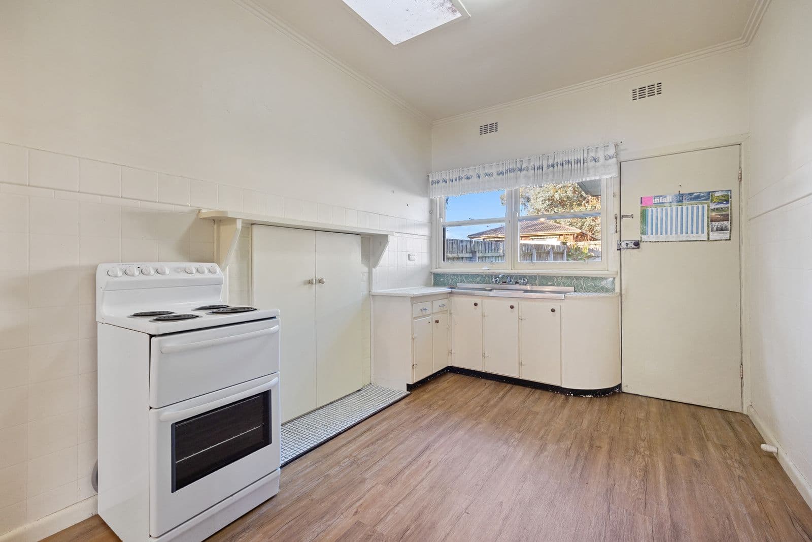 Brumley Street, Leongatha VIC 3953, Leongatha - Thumbnail 2