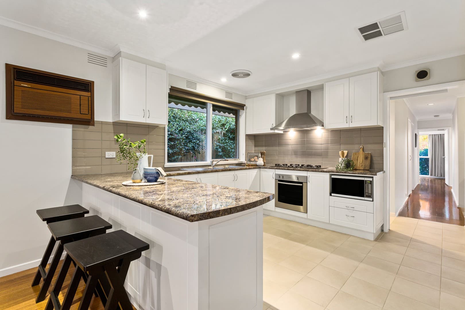 2 Grimsby Court, Doncaster East, VIC 3109, Doncaster East - Thumbnail 2