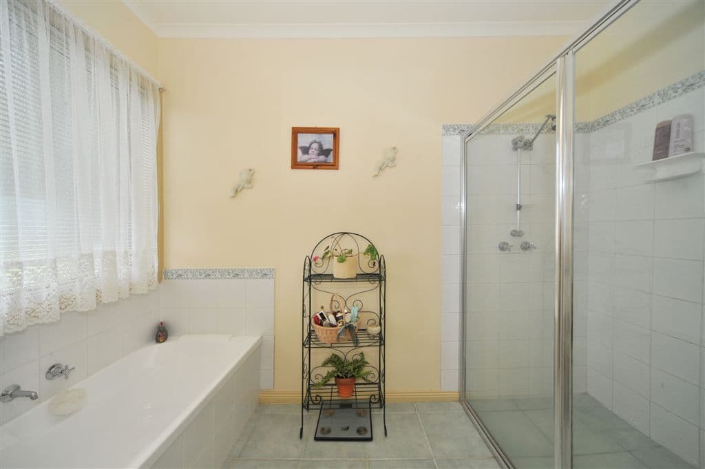 82 Caldwell Street, HEATHCOTE VIC 3523, Heathcote - Thumbnail 7