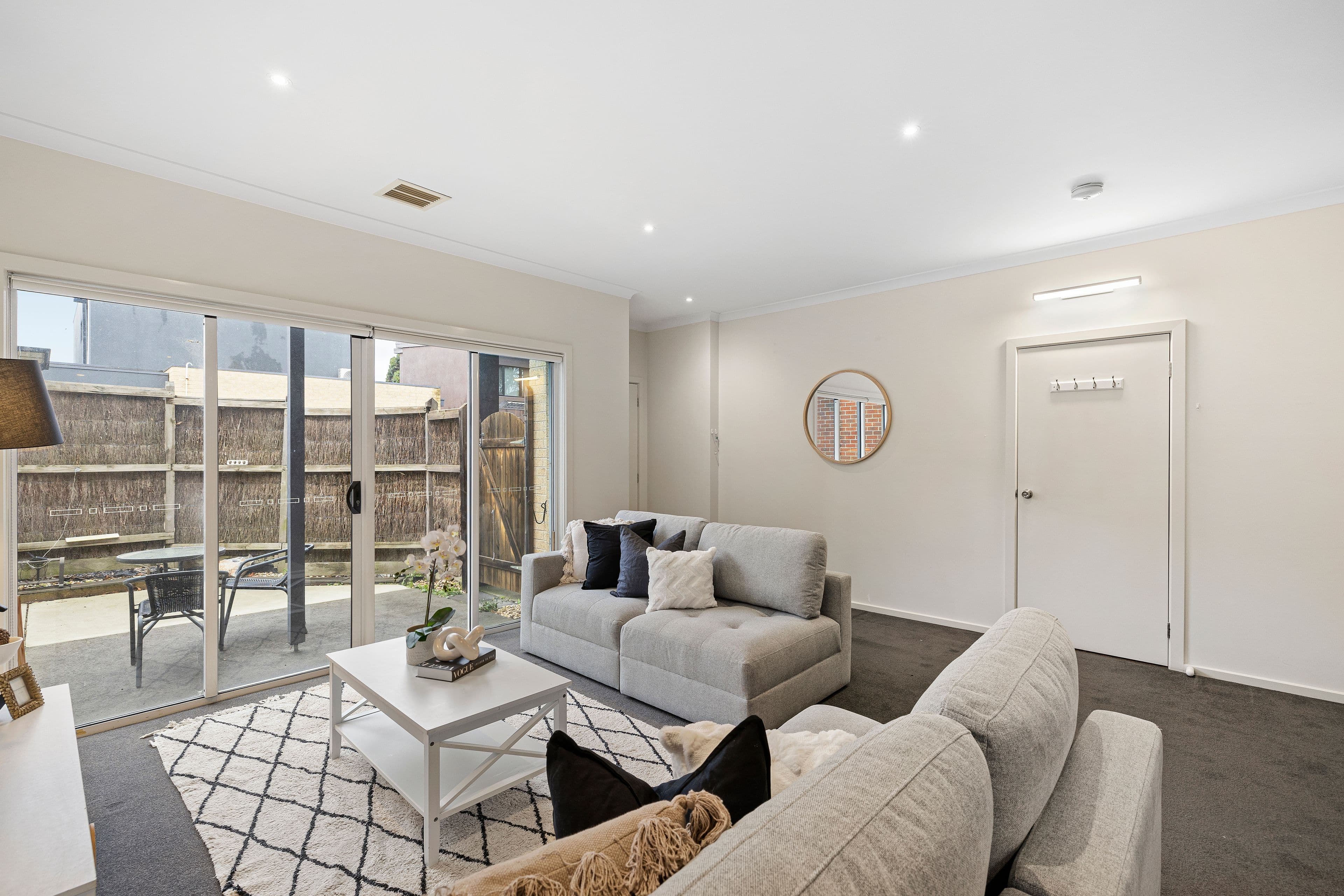 141 Stud Road, Wantirna South VIC 3152, Wantirna South - Thumbnail 2