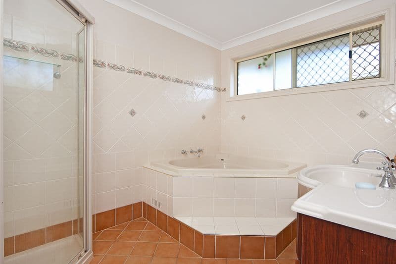4 Papala Avenue, BATEAU BAY NSW 2261, Bateau Bay - Thumbnail 6