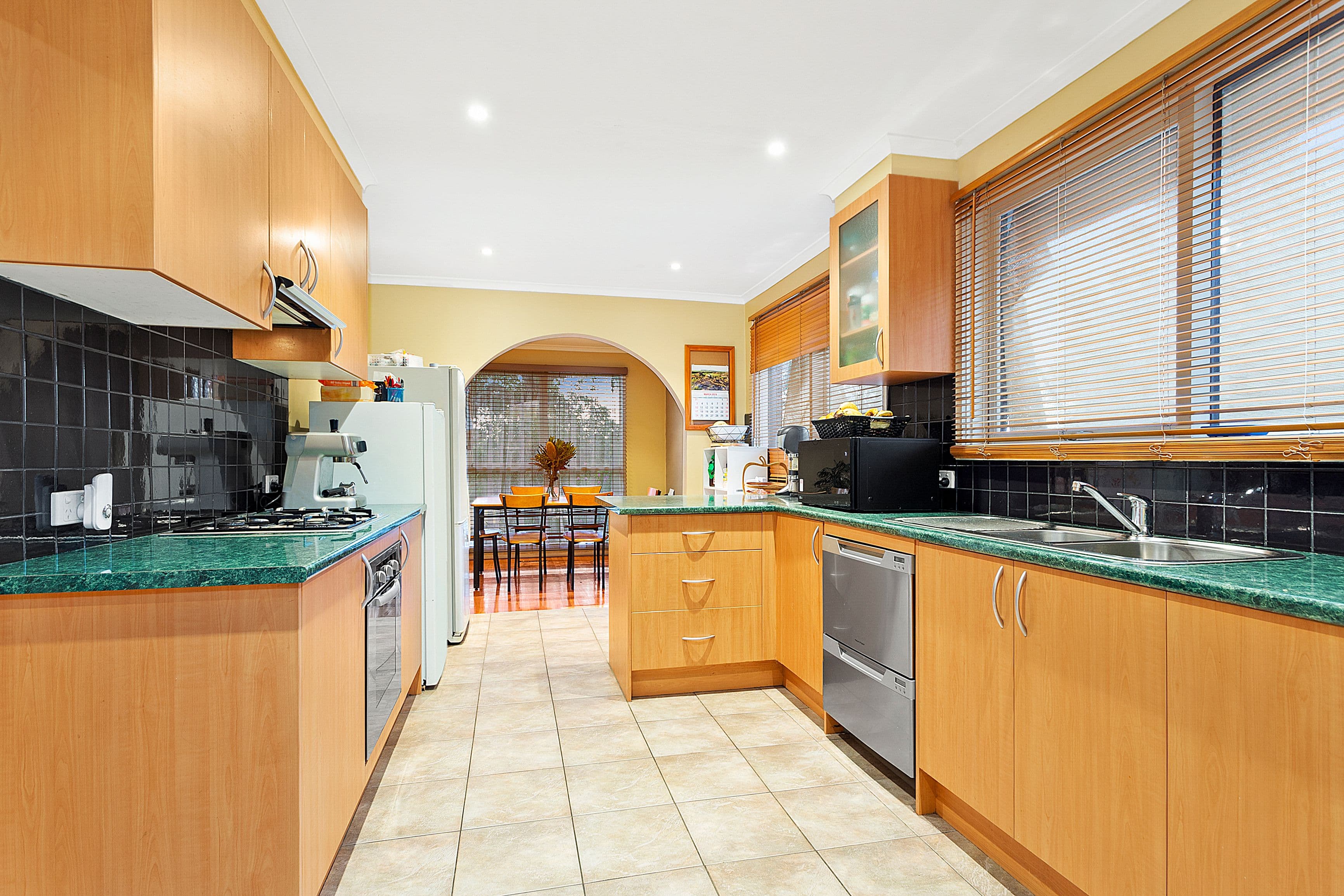 124 Holt Parade, Bundoora VIC 3083, Bundoora - Thumbnail 3