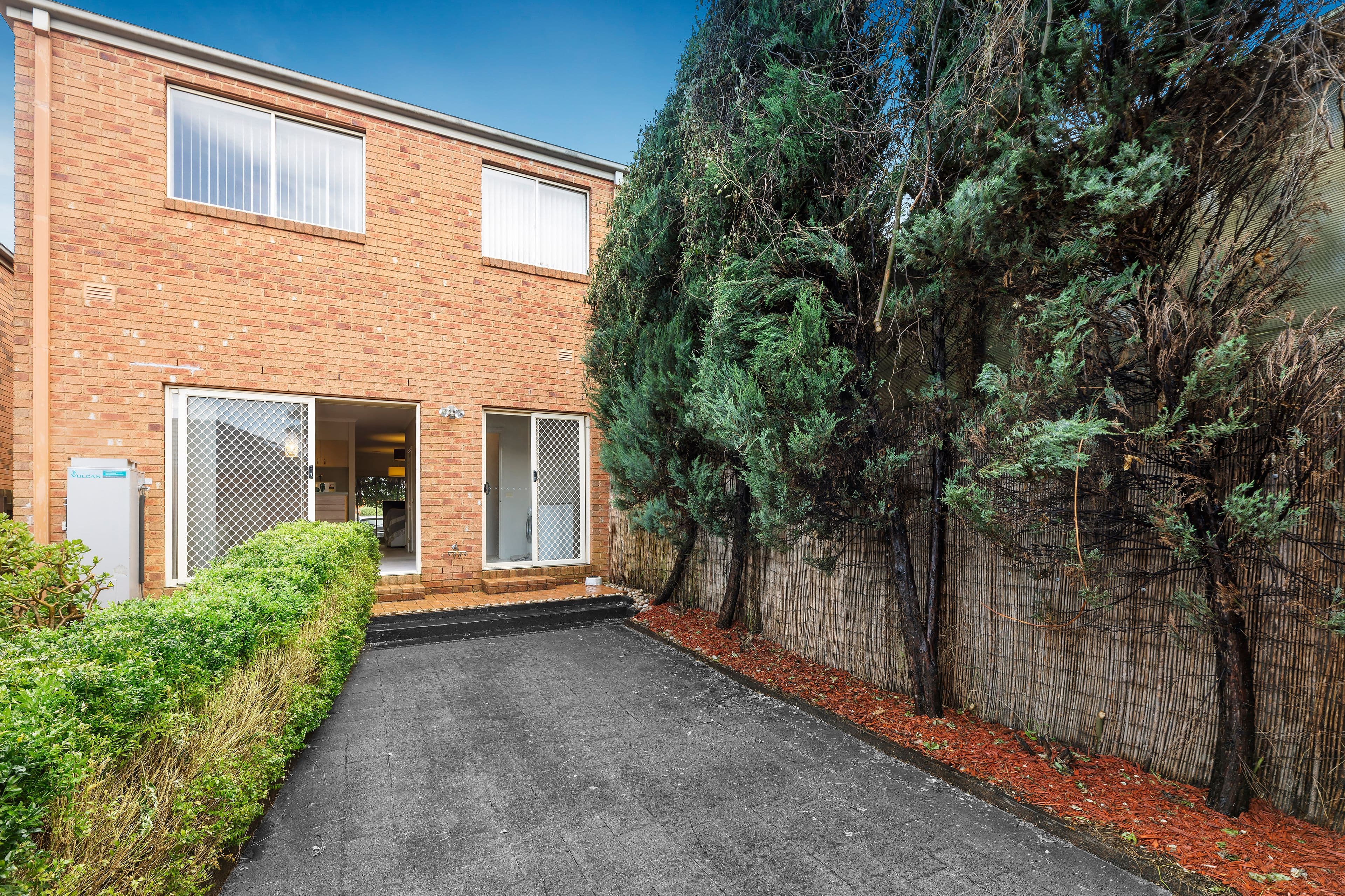 18 St Laurent Rise, Knoxfield VIC 3180, Knoxfield - Thumbnail 2
