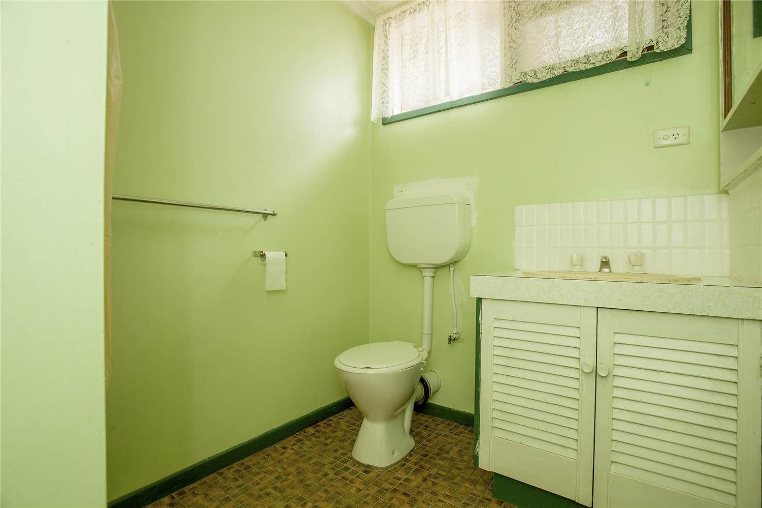 11 Howitt Avenue, CORIO VIC 3214, Corio - Thumbnail 4