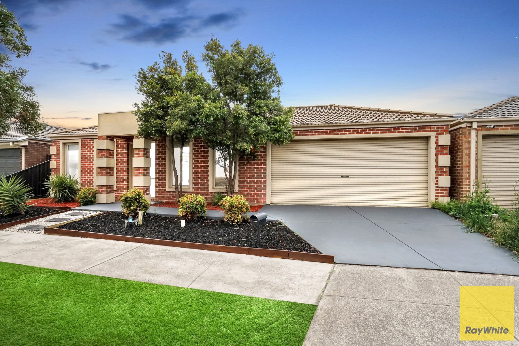 8 Toritta Way, Truganina VIC 3029, Truganina - Thumbnail 2