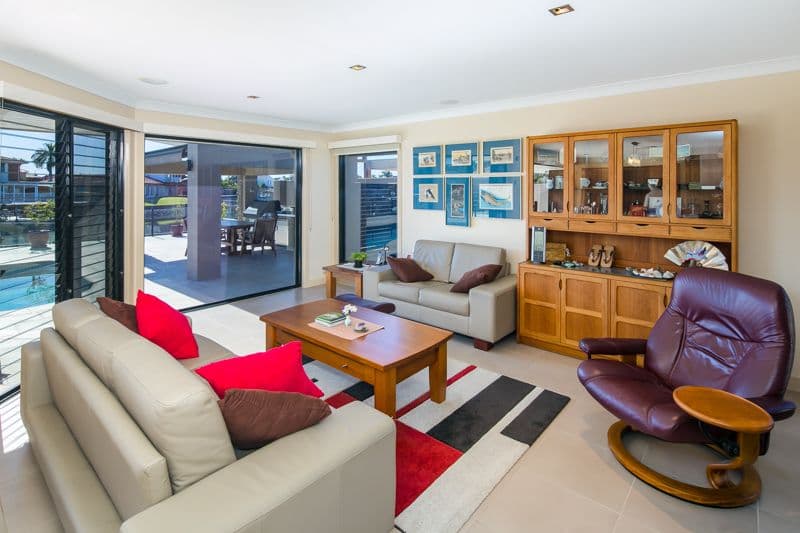 8 Erave Avenue, Runaway Bay QLD 4216, Runaway Bay - Thumbnail 7