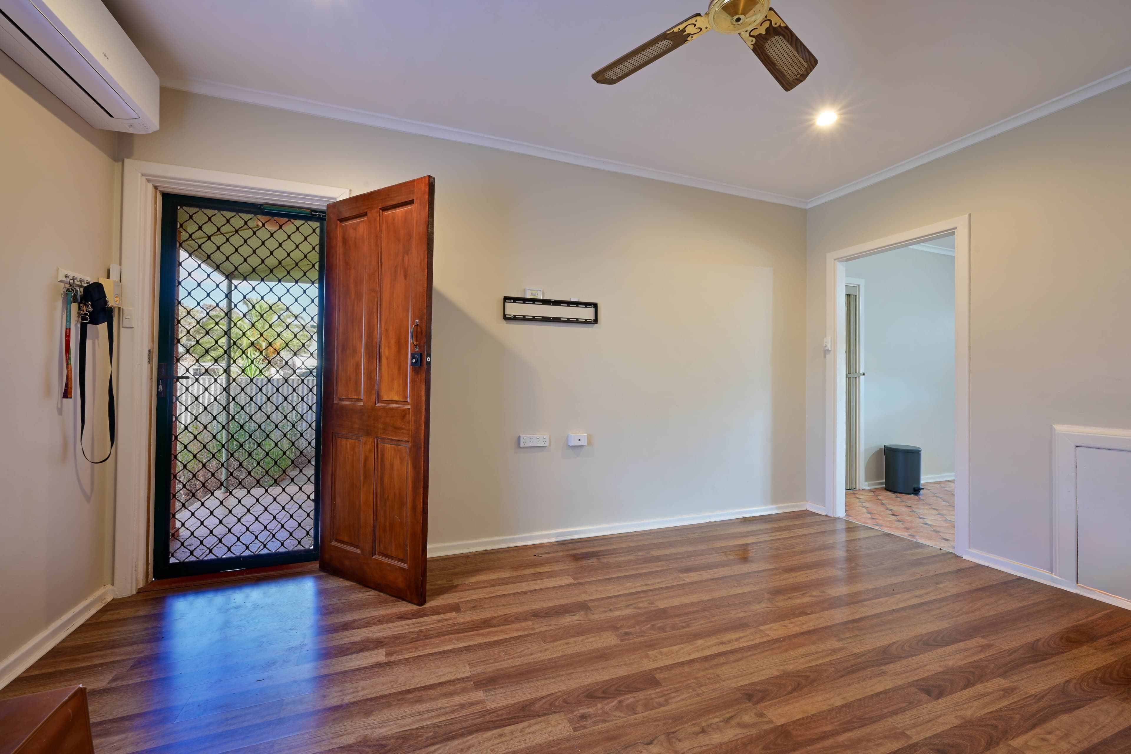 16 Head Street, Whyalla Stuart SA 5608, Whyalla Stuart - Thumbnail 2