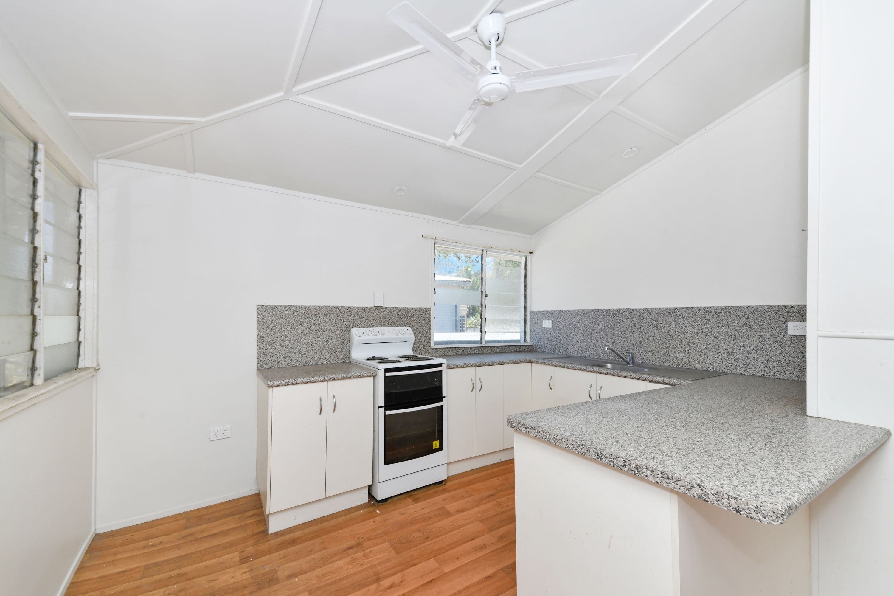128 Kings Road, Hyde Park QLD 4812, Hyde Park - Thumbnail 5