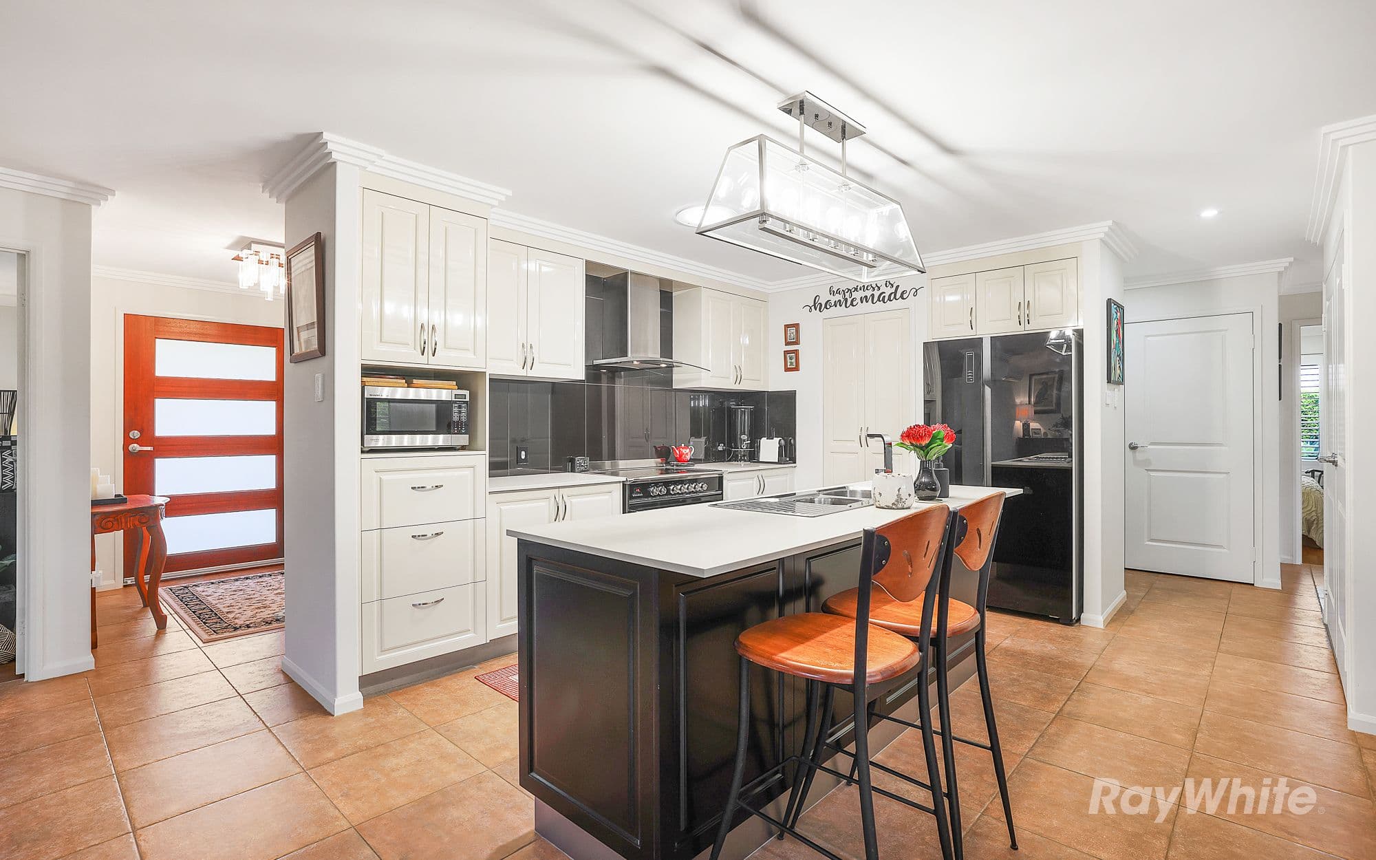2 Tulipwood Place, Coral Cove QLD 4670, Coral Cove - Thumbnail 5
