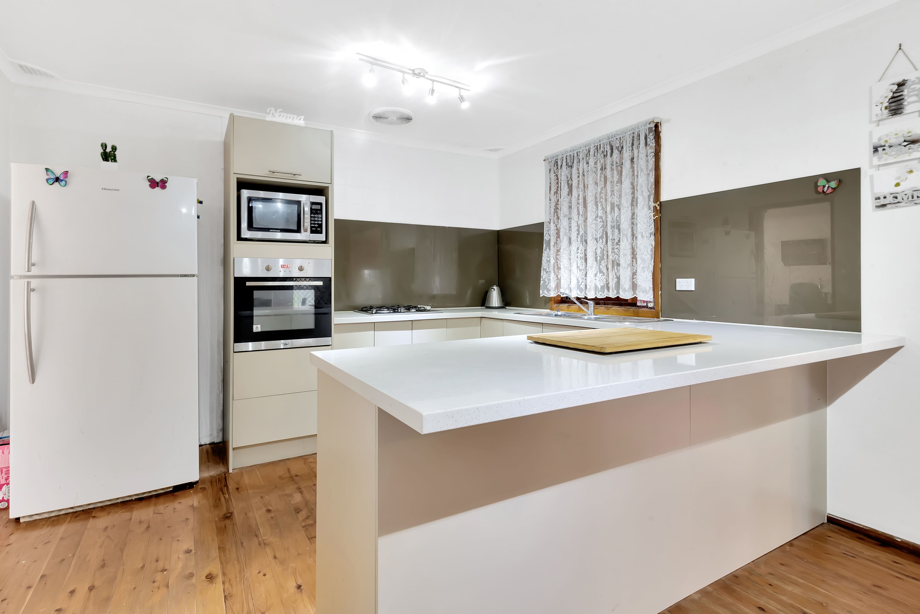 11 Kemmel Close, Bossley Park NSW 2176, Bossley Park - Thumbnail 3
