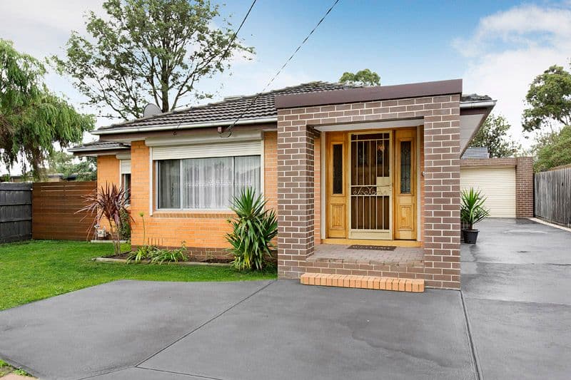 33 Farm Road, CHELTENHAM VIC 3192, Cheltenham - Image 1