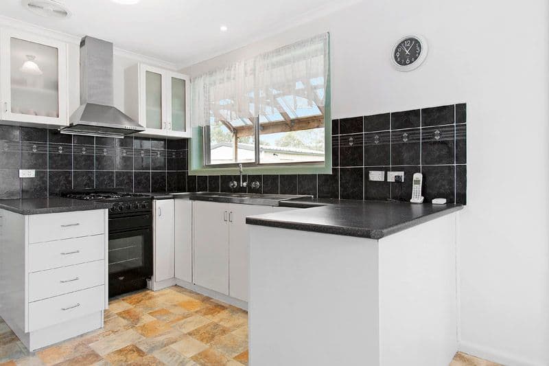 33 Farm Road, CHELTENHAM VIC 3192, Cheltenham - Thumbnail 8