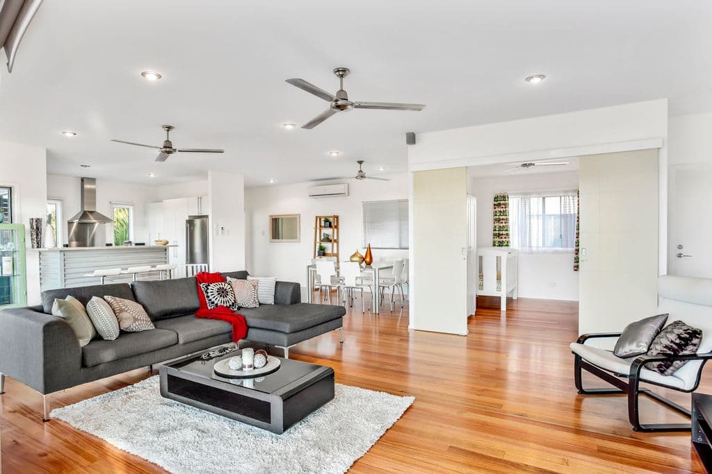 154 K P McGrath Drive, Elanora QLD 4221, Elanora - Thumbnail 2
