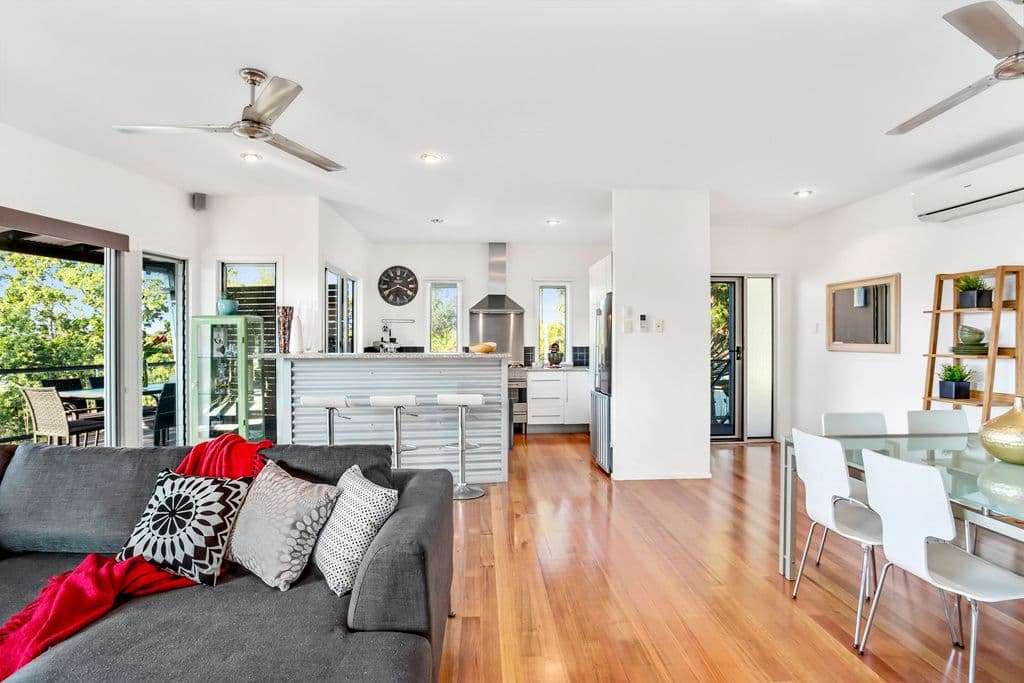 154 K P McGrath Drive, Elanora QLD 4221, Elanora - Thumbnail 4