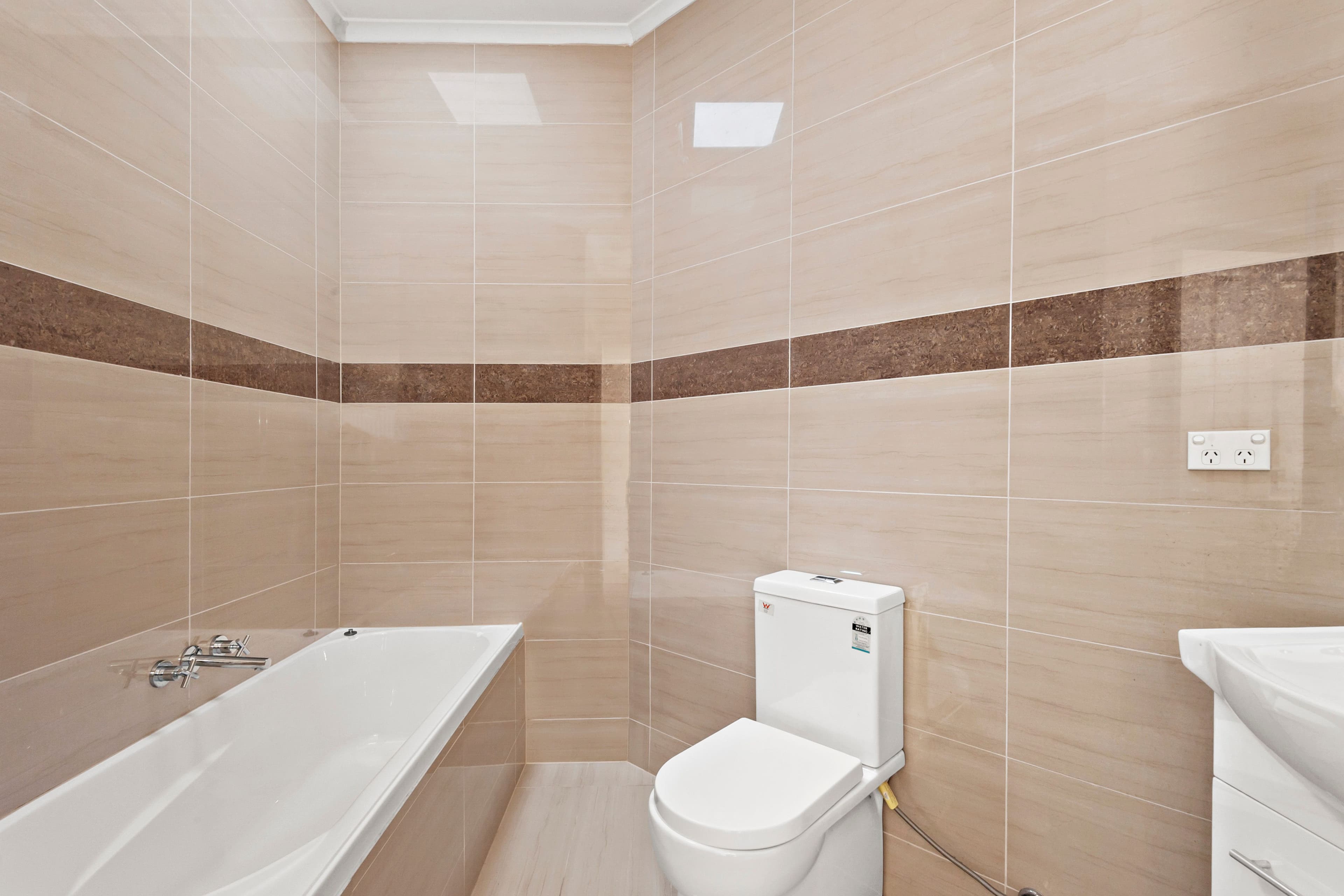 16 Alsace Street, Dandenong VIC 3175, Dandenong - Thumbnail 7