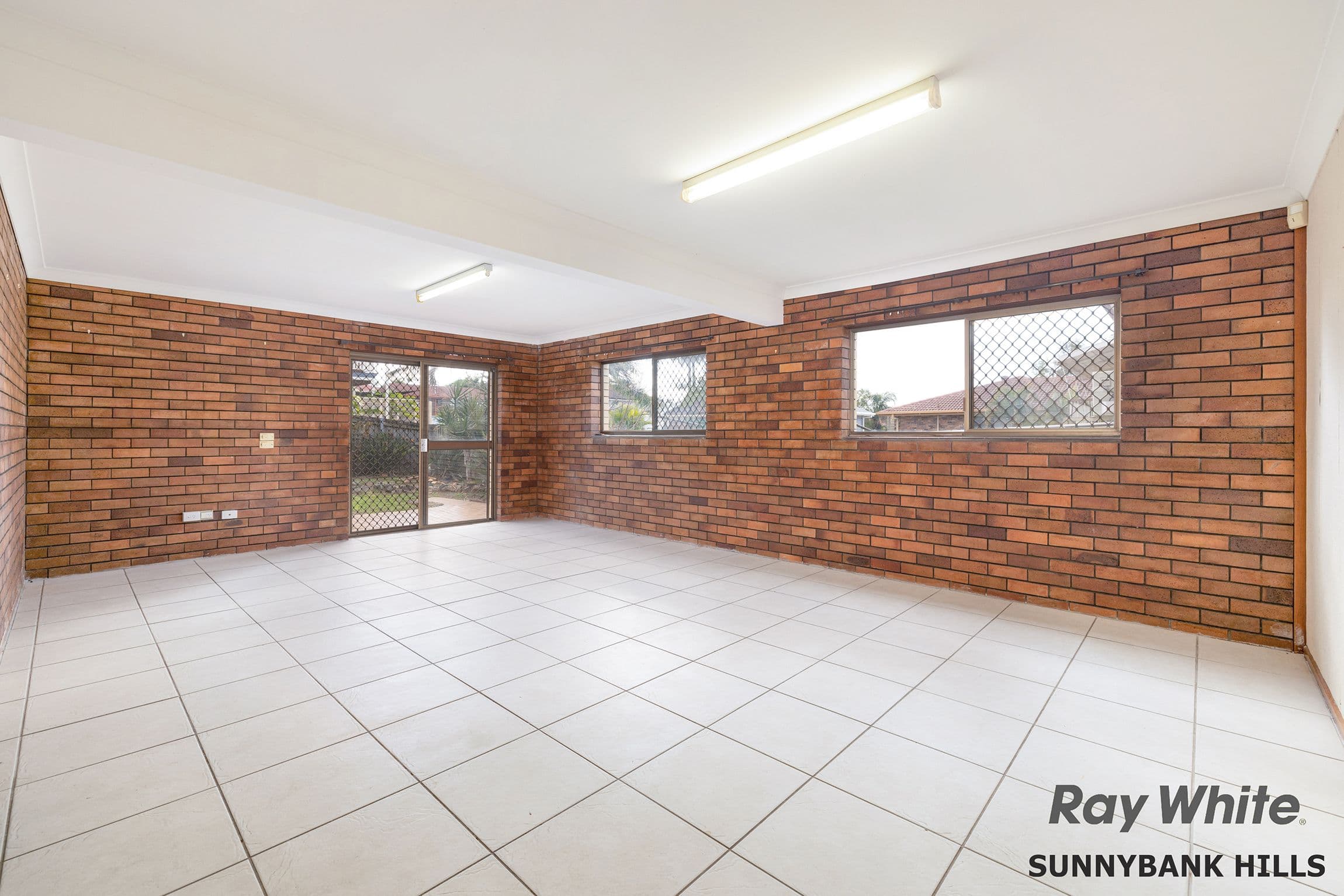 28 Dubarry Street, Sunnybank Hills QLD 4109, Sunnybank Hills - Thumbnail 3
