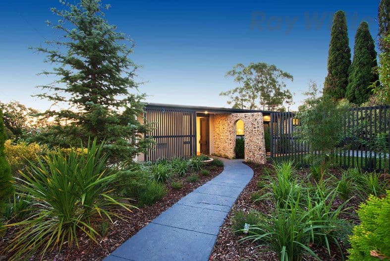81 HIGHVIEW Drive, Mooroolbark VIC 3138, Mooroolbark - Thumbnail 2