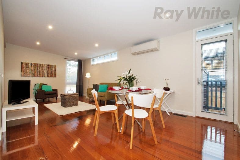 81 HIGHVIEW Drive, Mooroolbark VIC 3138, Mooroolbark - Thumbnail 3