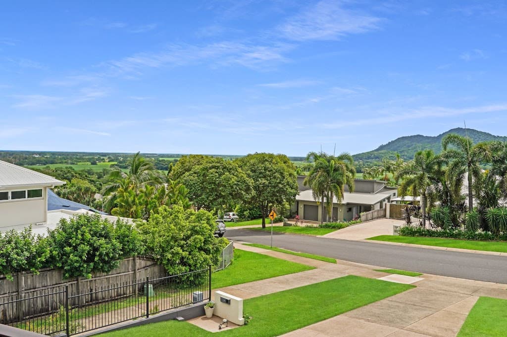 85 Daphne Drive, Redlynch, QLD, 4870, Redlynch - Thumbnail 5