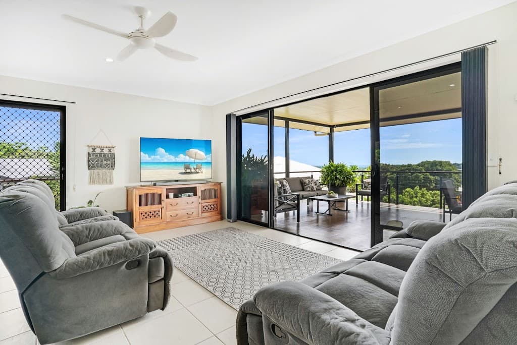85 Daphne Drive, Redlynch, QLD, 4870, Redlynch - Thumbnail 8