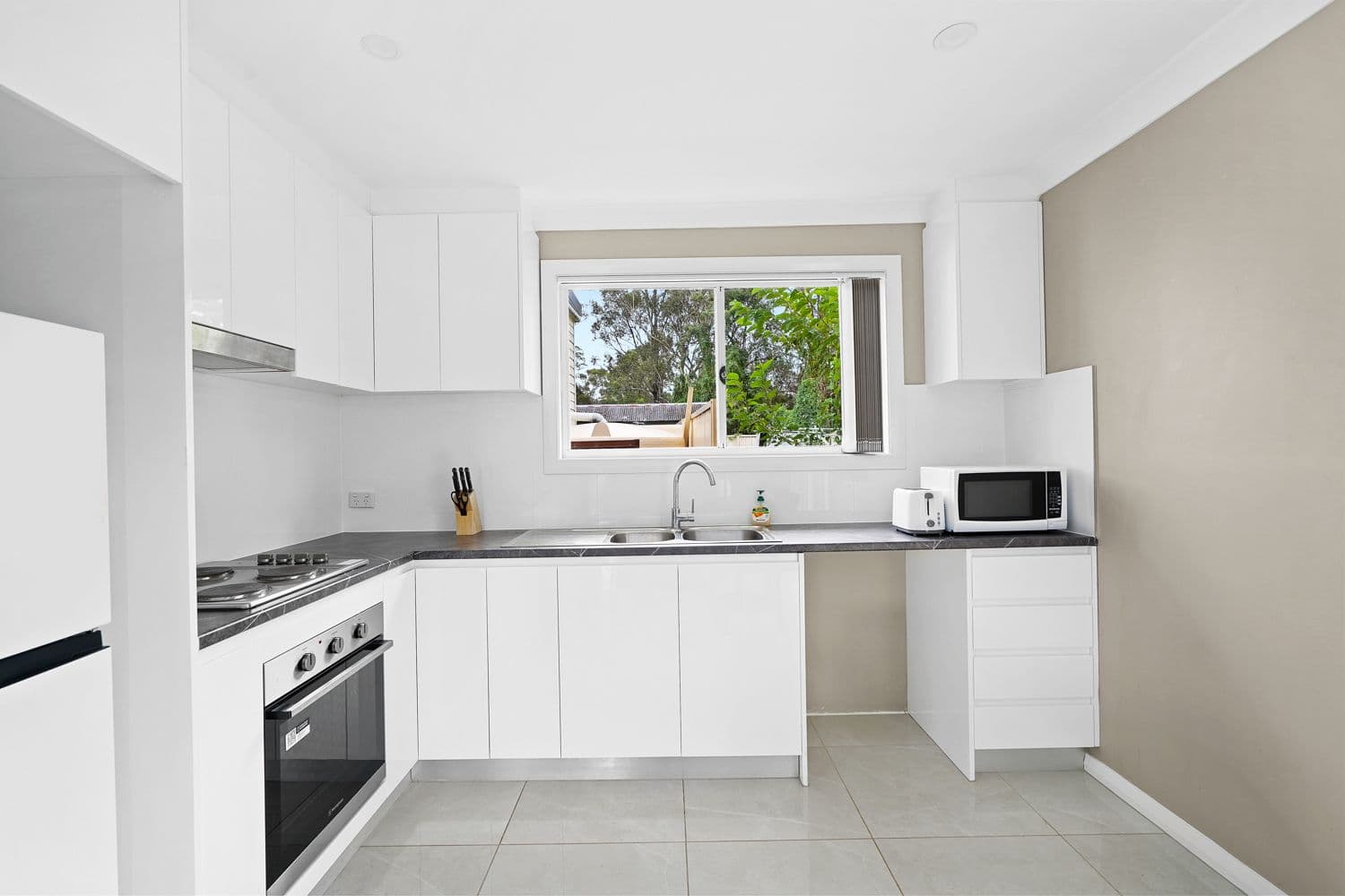 93 & 93A ILLAWONG Avenue, Penrith NSW 2750, Penrith - Thumbnail 2