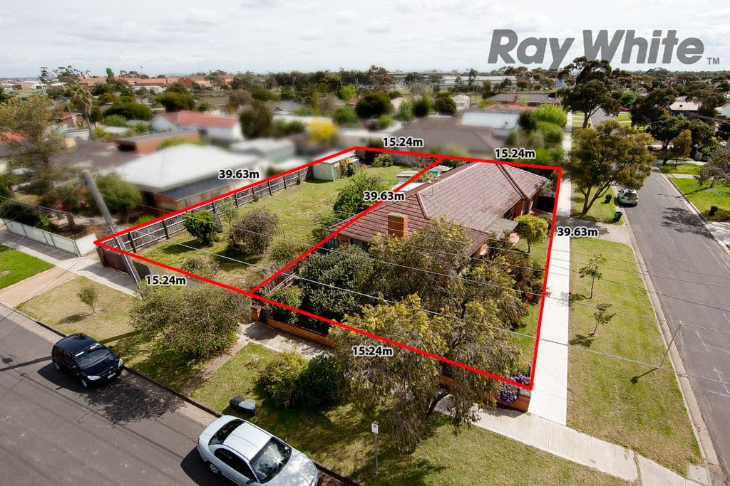 128  Alma Avenue, LAVERTON VIC 3028, Laverton - Thumbnail 2