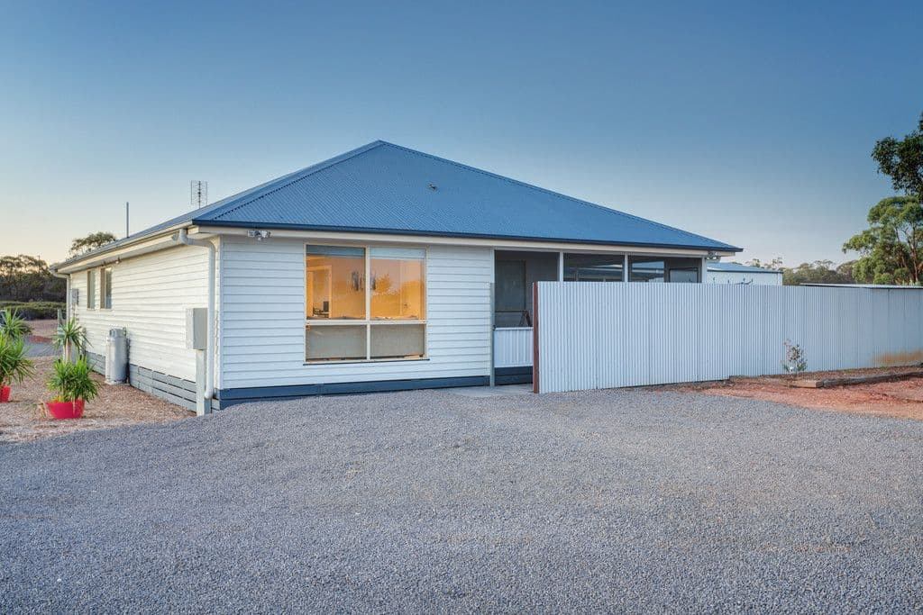 2-4 North Street, Inglewood VIC 3517, Inglewood - Thumbnail 2